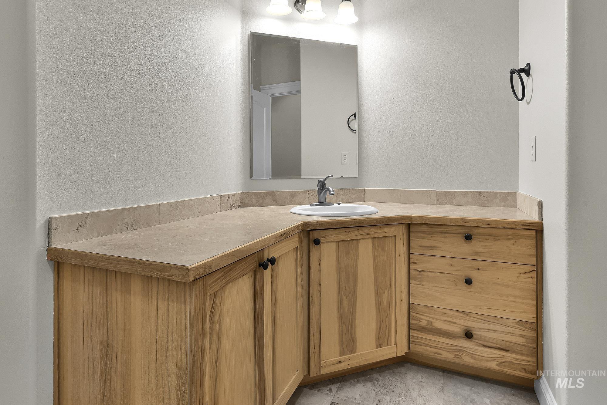 2172 W Cedar Grove, Meridian, Idaho 83646, 5 Bedrooms, 3.5 Bathrooms, Residential For Sale, Price $750,000, 98993315