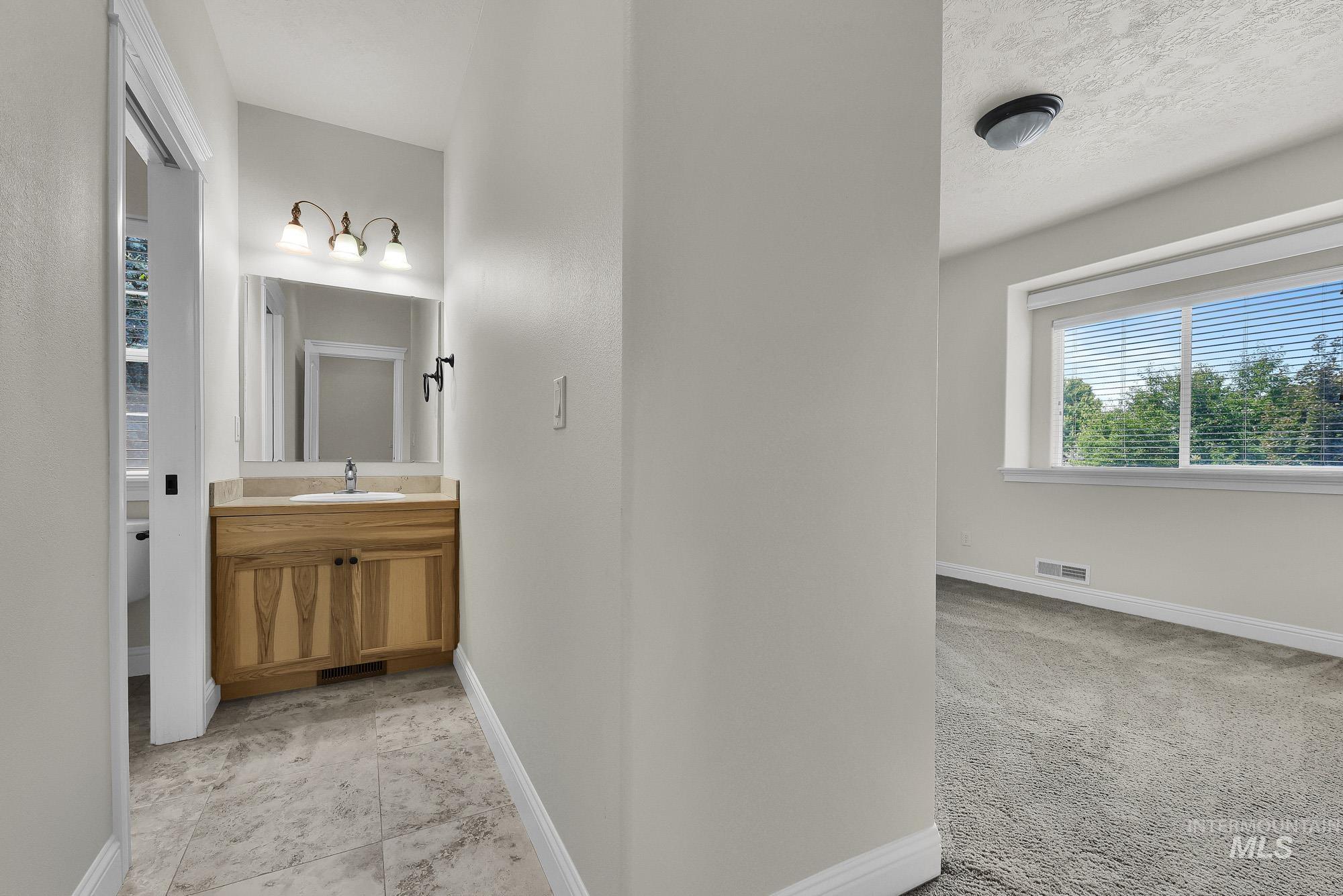 2172 W Cedar Grove, Meridian, Idaho 83646, 5 Bedrooms, 3.5 Bathrooms, Residential For Sale, Price $750,000, 98993315