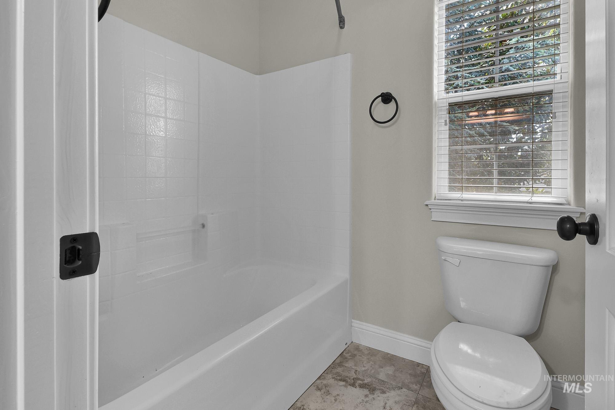 2172 W Cedar Grove, Meridian, Idaho 83646, 5 Bedrooms, 3.5 Bathrooms, Residential For Sale, Price $750,000, 98993315