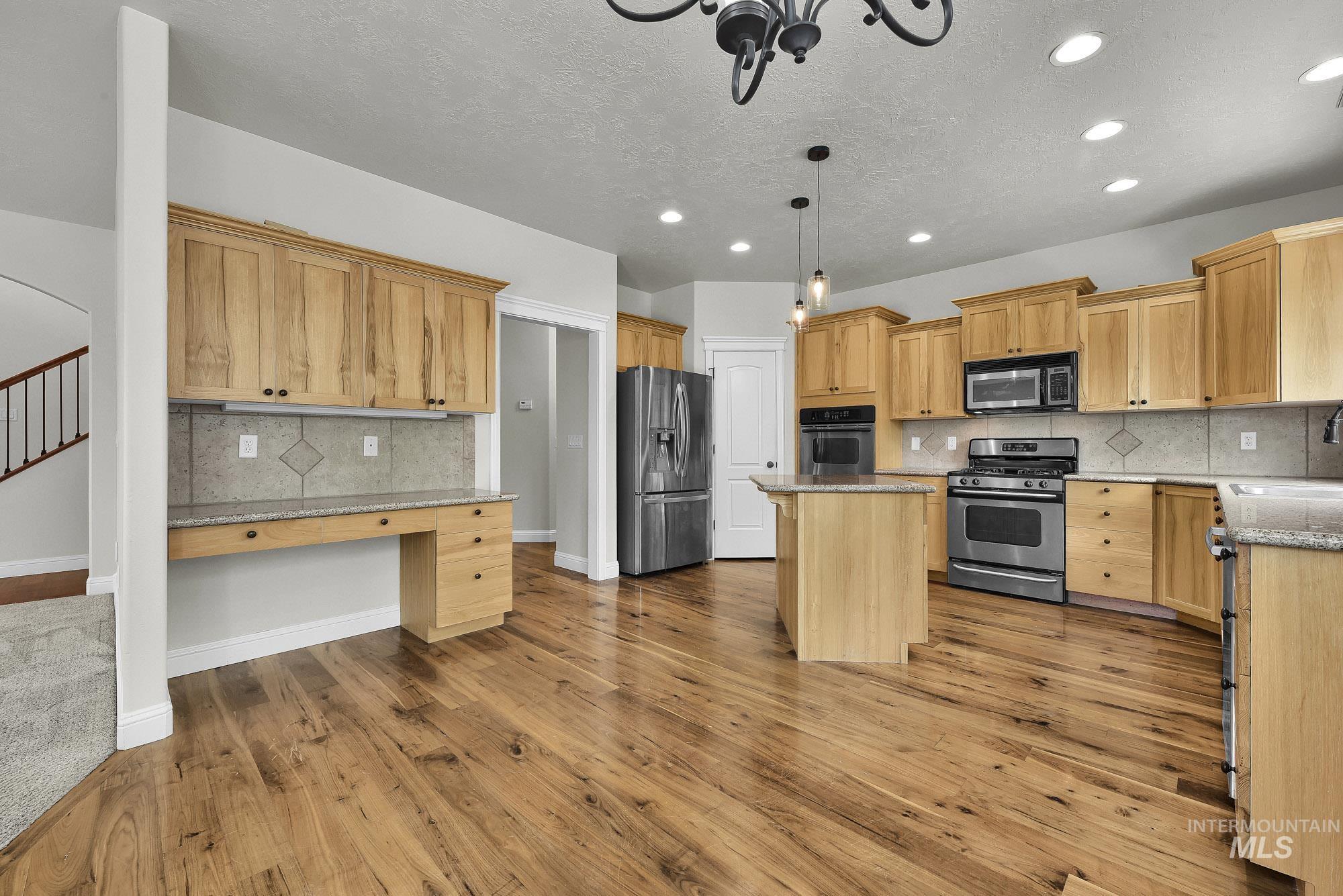 2172 W Cedar Grove, Meridian, Idaho 83646, 5 Bedrooms, 3.5 Bathrooms, Residential For Sale, Price $750,000, 98993315