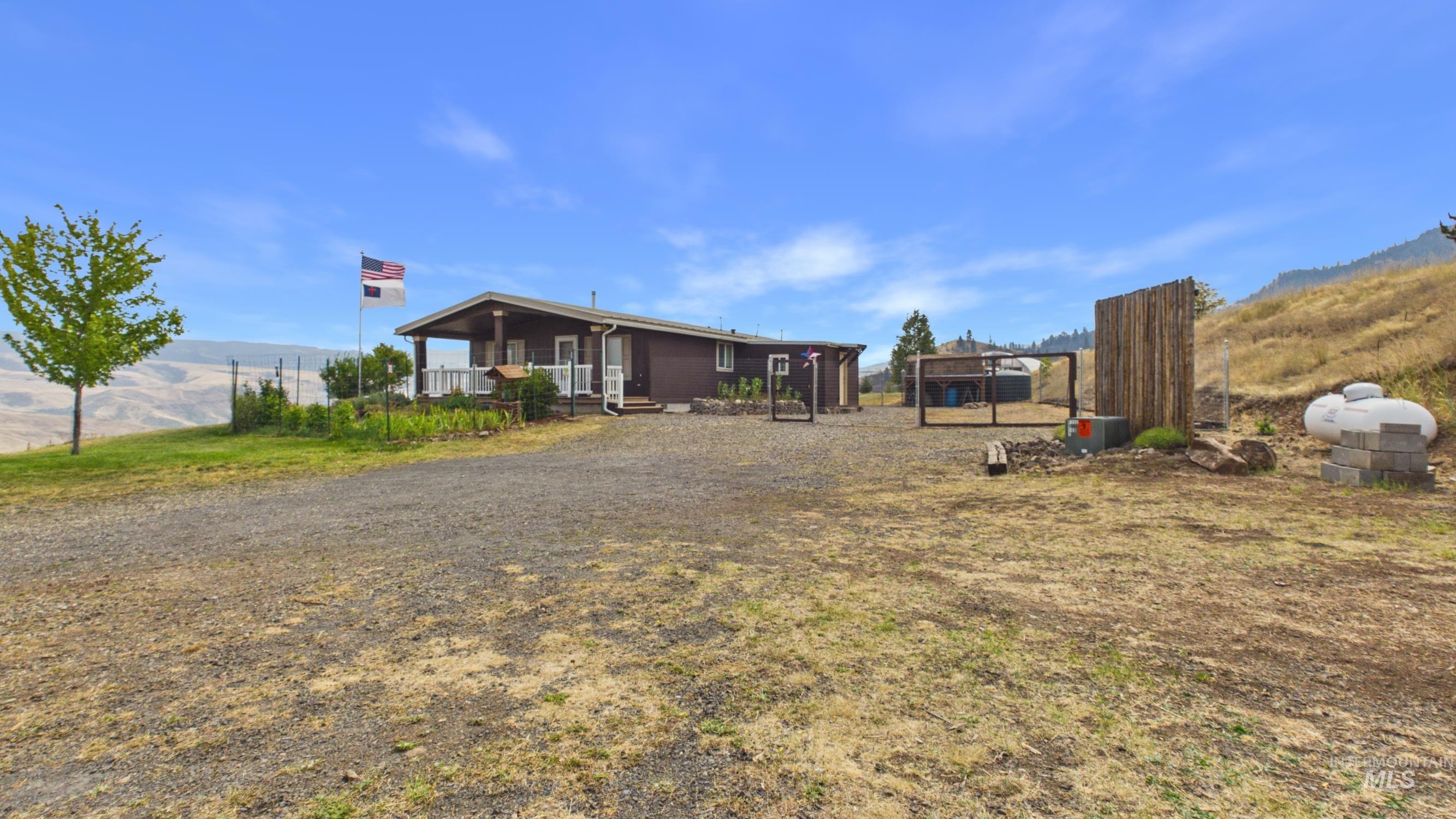 146 Hammer Creek Rd, White Bird, Idaho 83554, 3 Bedrooms, 2 Bathrooms, Residential For Sale, Price $525,000,MLS 98993318