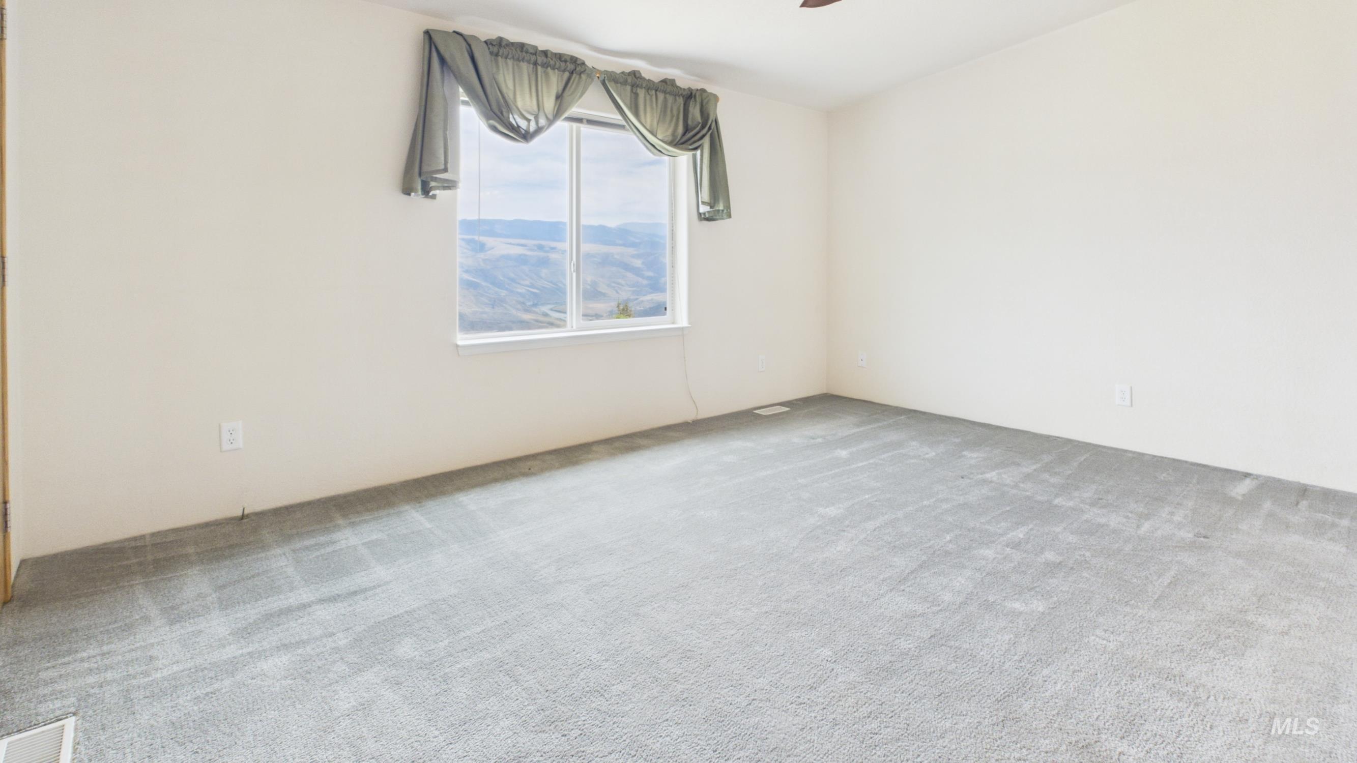 146 Hammer Creek Rd, White Bird, Idaho 83554, 3 Bedrooms, 2 Bathrooms, Residential For Sale, Price $525,000,MLS 98993318