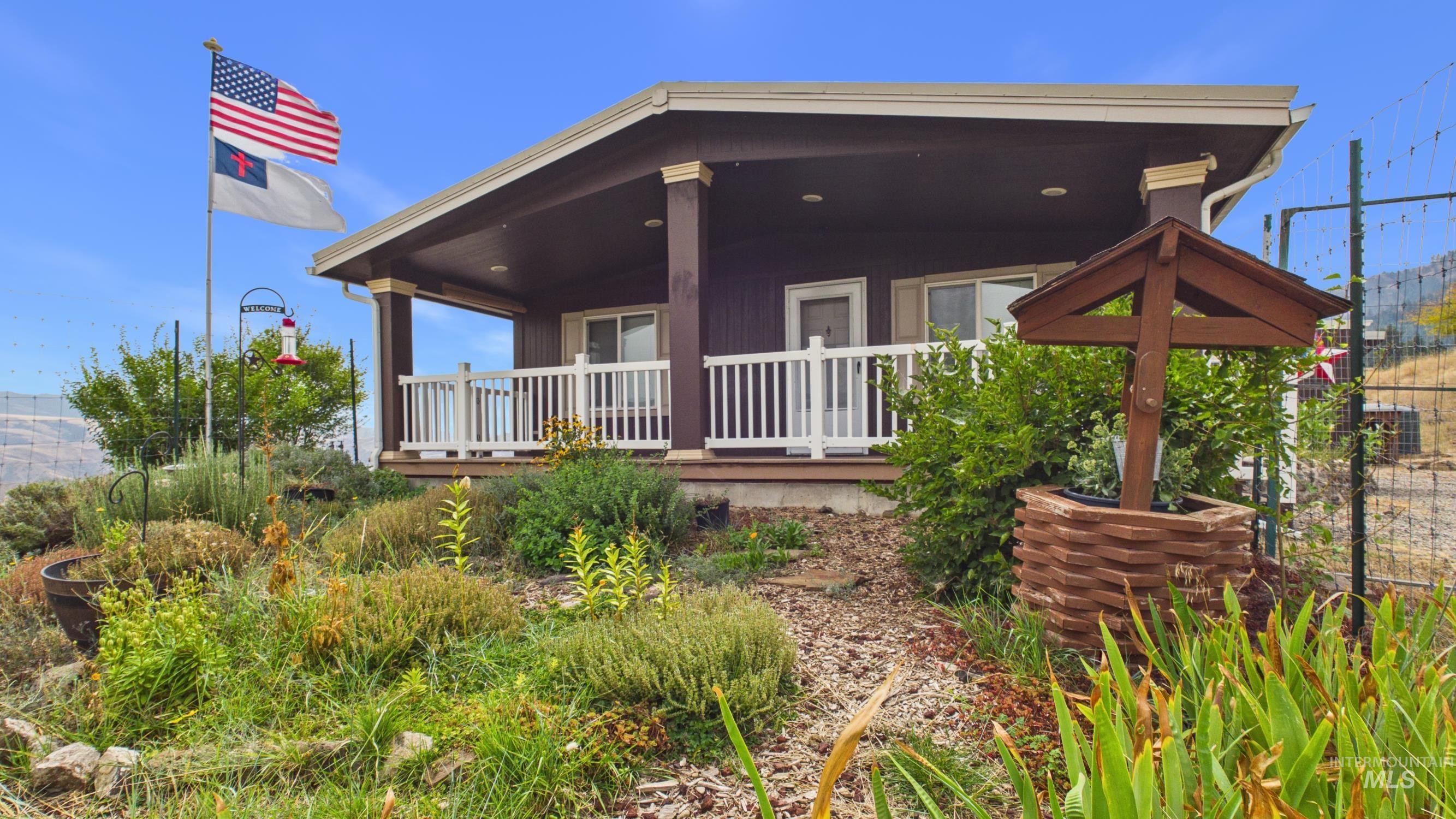 146 Hammer Creek Rd, White Bird, Idaho 83554, 3 Bedrooms, 2 Bathrooms, Residential For Sale, Price $499,000,MLS 98993318