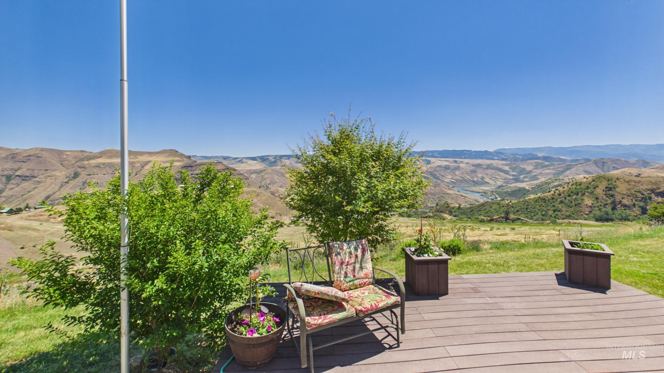 146 Hammer Creek Rd, White Bird, Idaho 83554, 3 Bedrooms, 2 Bathrooms, Residential For Sale, Price $525,000,MLS 98993318