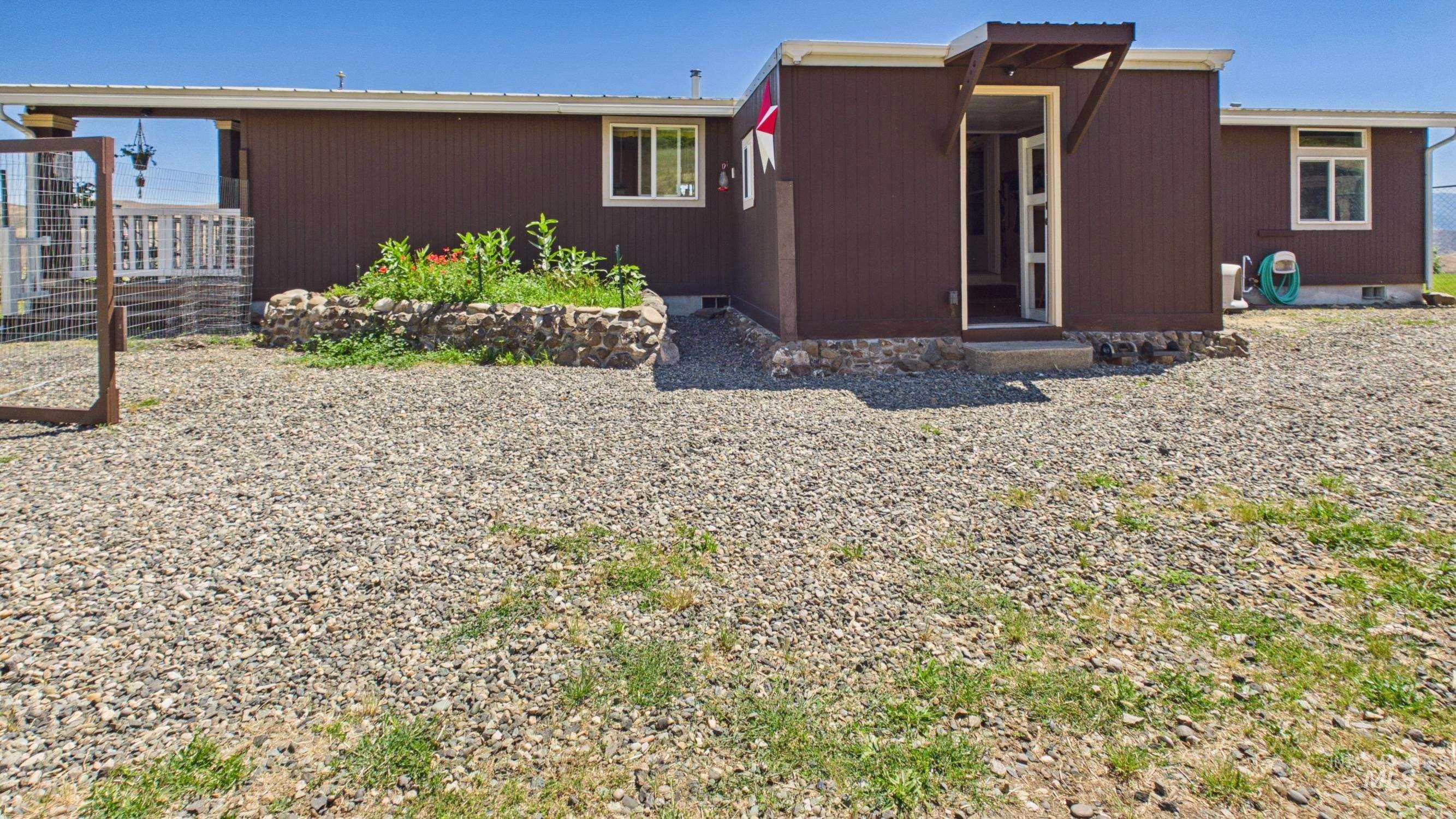 146 Hammer Creek Rd, White Bird, Idaho 83554, 3 Bedrooms, 2 Bathrooms, Residential For Sale, Price $525,000,MLS 98993318