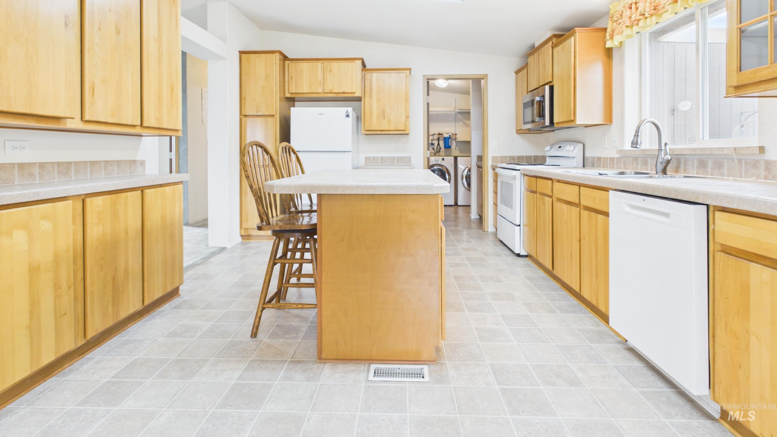 146 Hammer Creek Rd, White Bird, Idaho 83554, 3 Bedrooms, 2 Bathrooms, Residential For Sale, Price $525,000,MLS 98993318