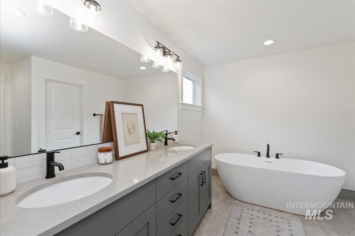 1055 E Escalation St, Meridian, Idaho 83642, 4 Bedrooms, 3 Bathrooms, Residential For Sale, Price $619,900,MLS 98993319