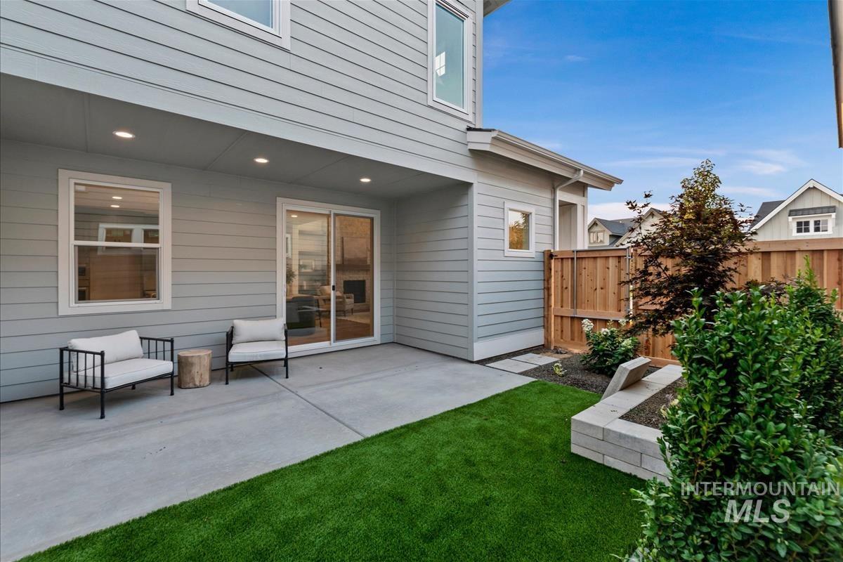 1055 E Escalation St, Meridian, Idaho 83642, 4 Bedrooms, 3 Bathrooms, Residential For Sale, Price $619,900,MLS 98993319