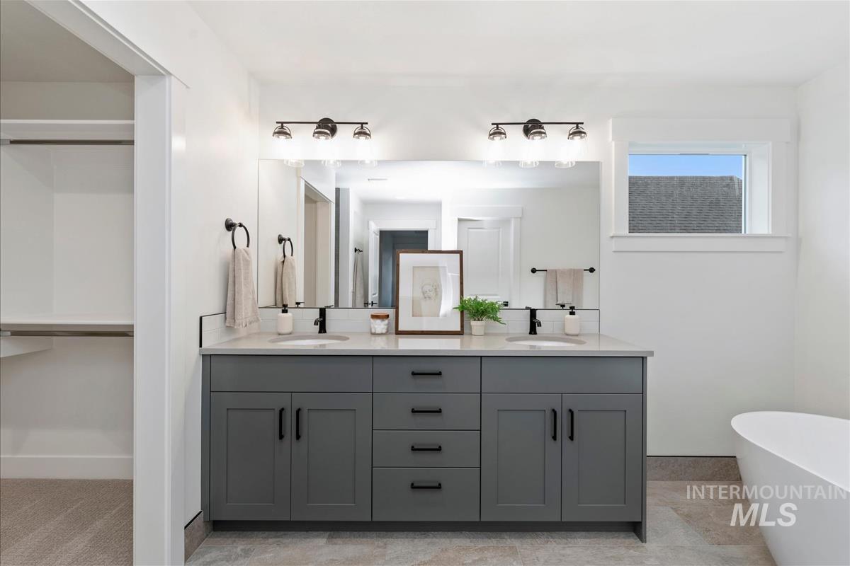 1055 E Escalation St, Meridian, Idaho 83642, 4 Bedrooms, 3 Bathrooms, Residential For Sale, Price $619,900,MLS 98993319