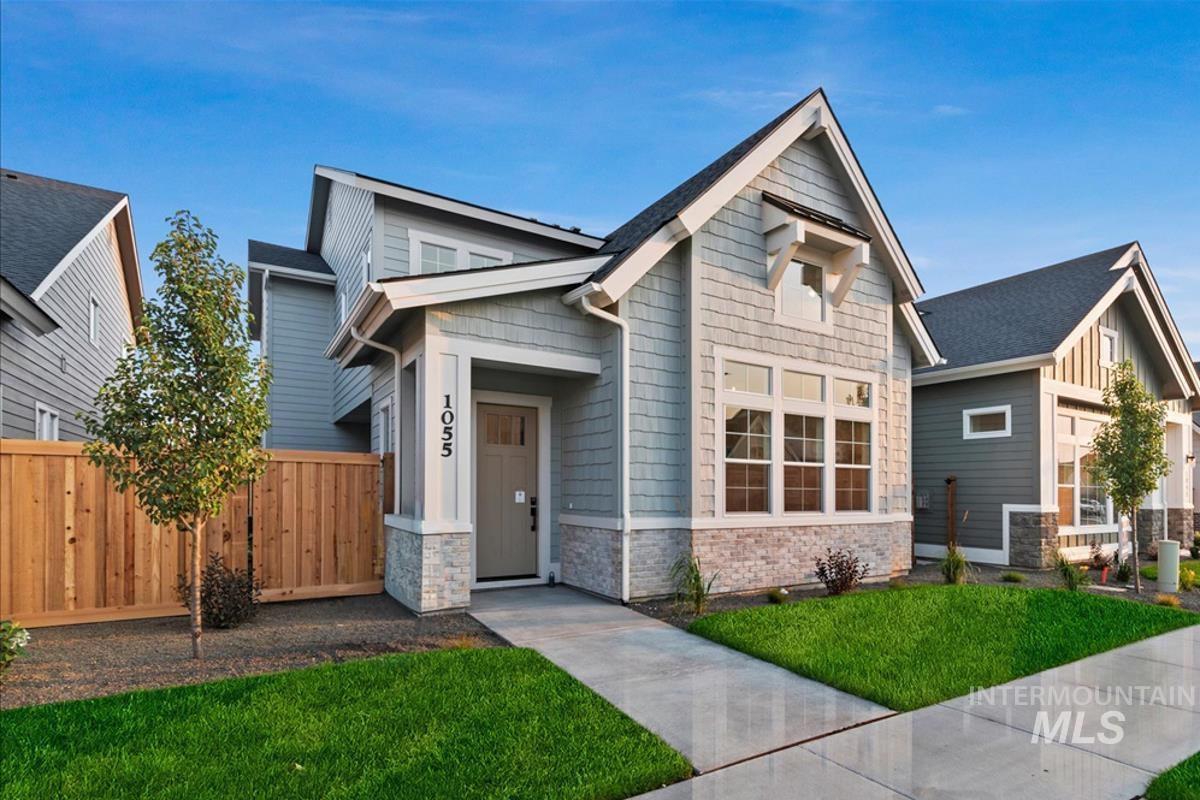 1055 E Escalation St, Meridian, Idaho 83642, 4 Bedrooms, 3 Bathrooms, Residential For Sale, Price $619,900,MLS 98993319