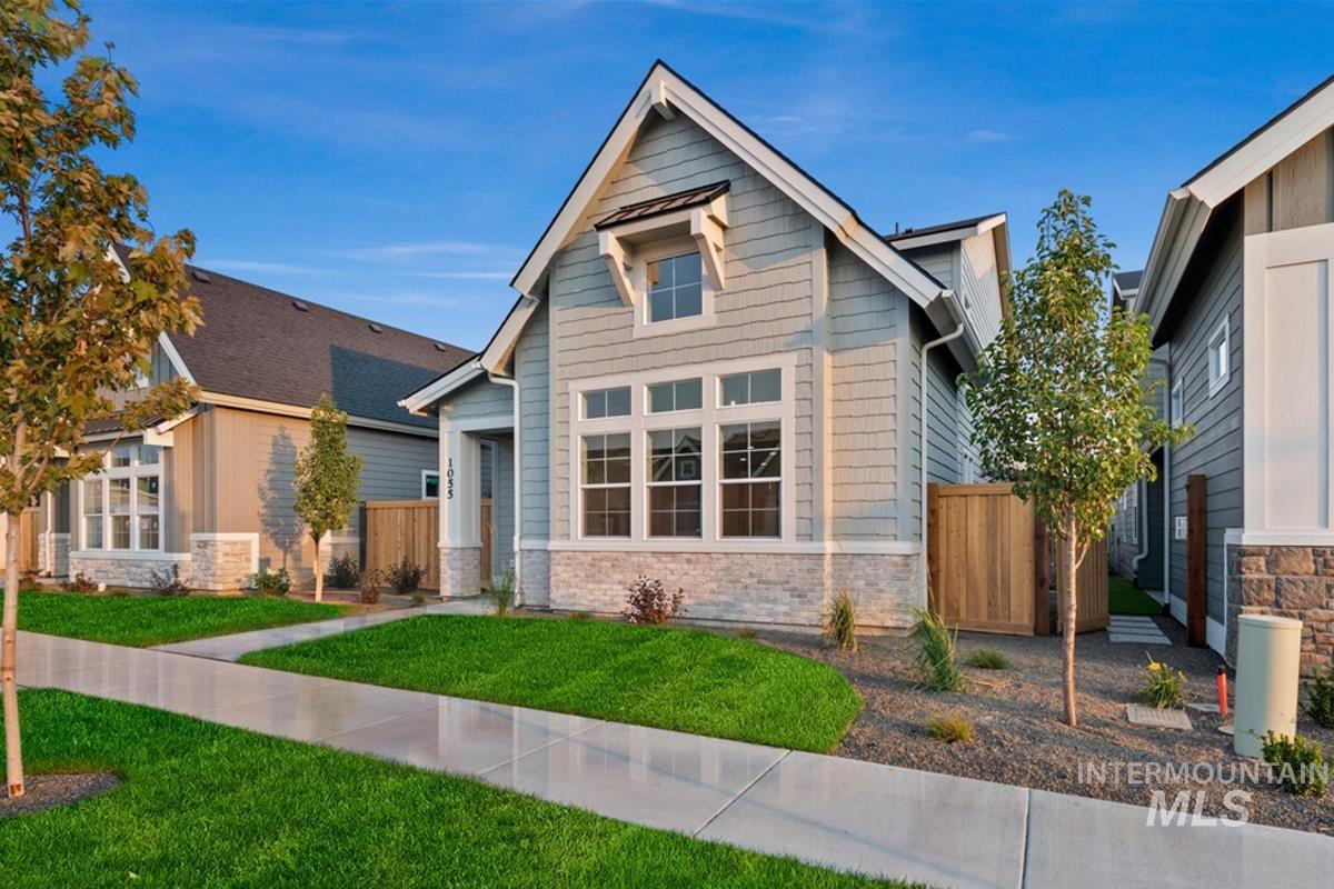 1055 E Escalation St, Meridian, Idaho 83642, 4 Bedrooms, 3 Bathrooms, Residential For Sale, Price $619,900,MLS 98993319