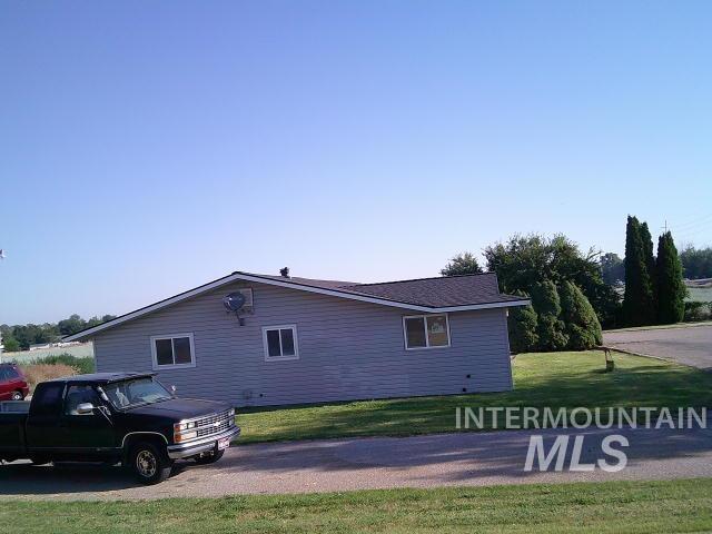 23621 Old Highway 30, Caldwell, Idaho 83607, 3 Bedrooms, 2 Bathrooms, Residential For Sale, Price $450,000, 98993327