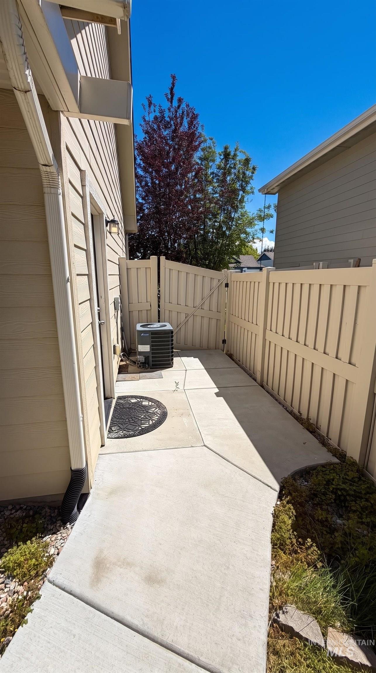 1178 Stallion Springs Way, Middleton, Idaho 83644, 4 Bedrooms, 2 Bathrooms, Residential For Sale, Price $495,000,MLS 98993329