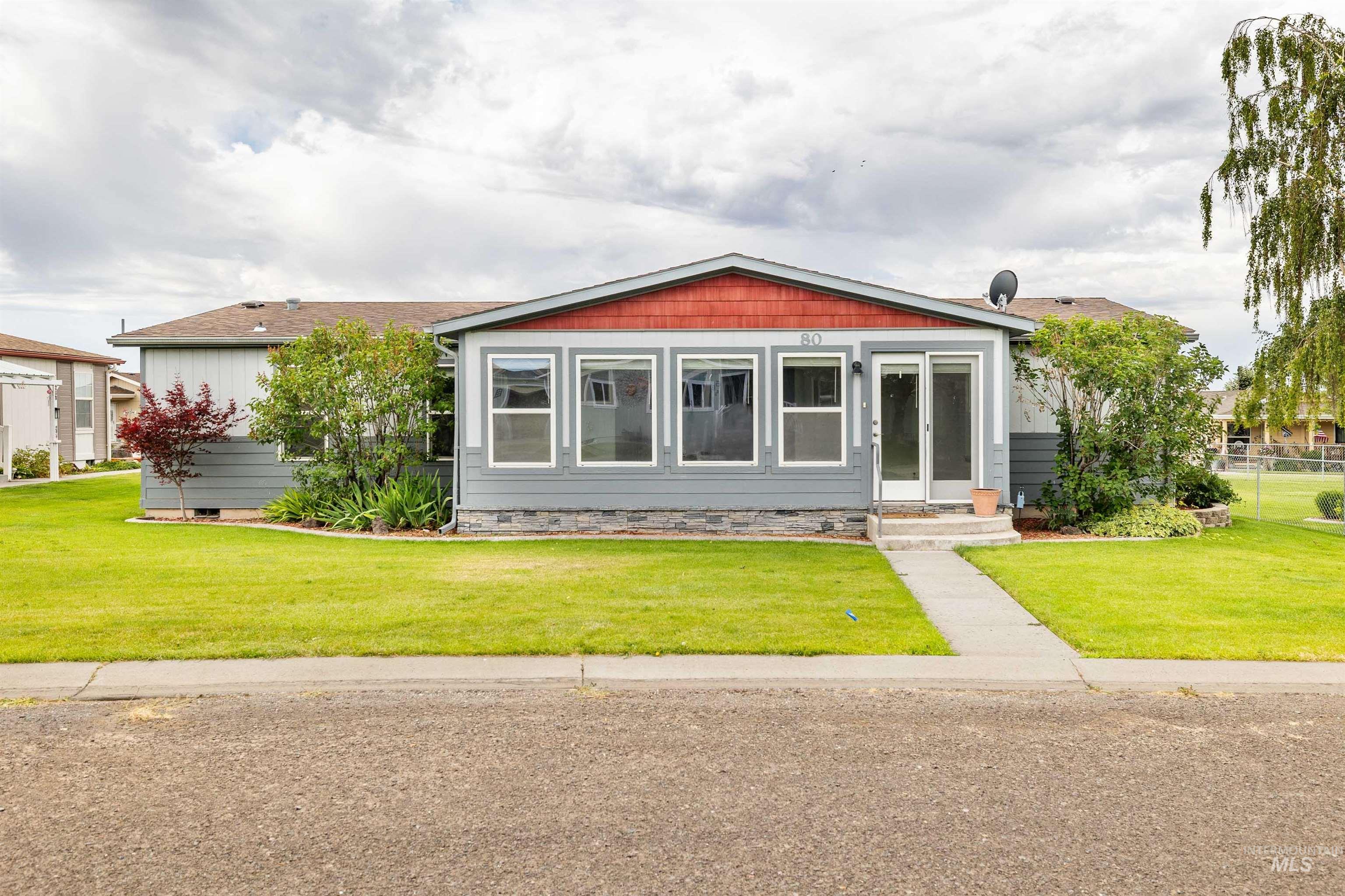910 Moonglo, Buhl, Idaho 83316, 3 Bedrooms, 2 Bathrooms, Residential For Sale, Price $179,900, 98993330