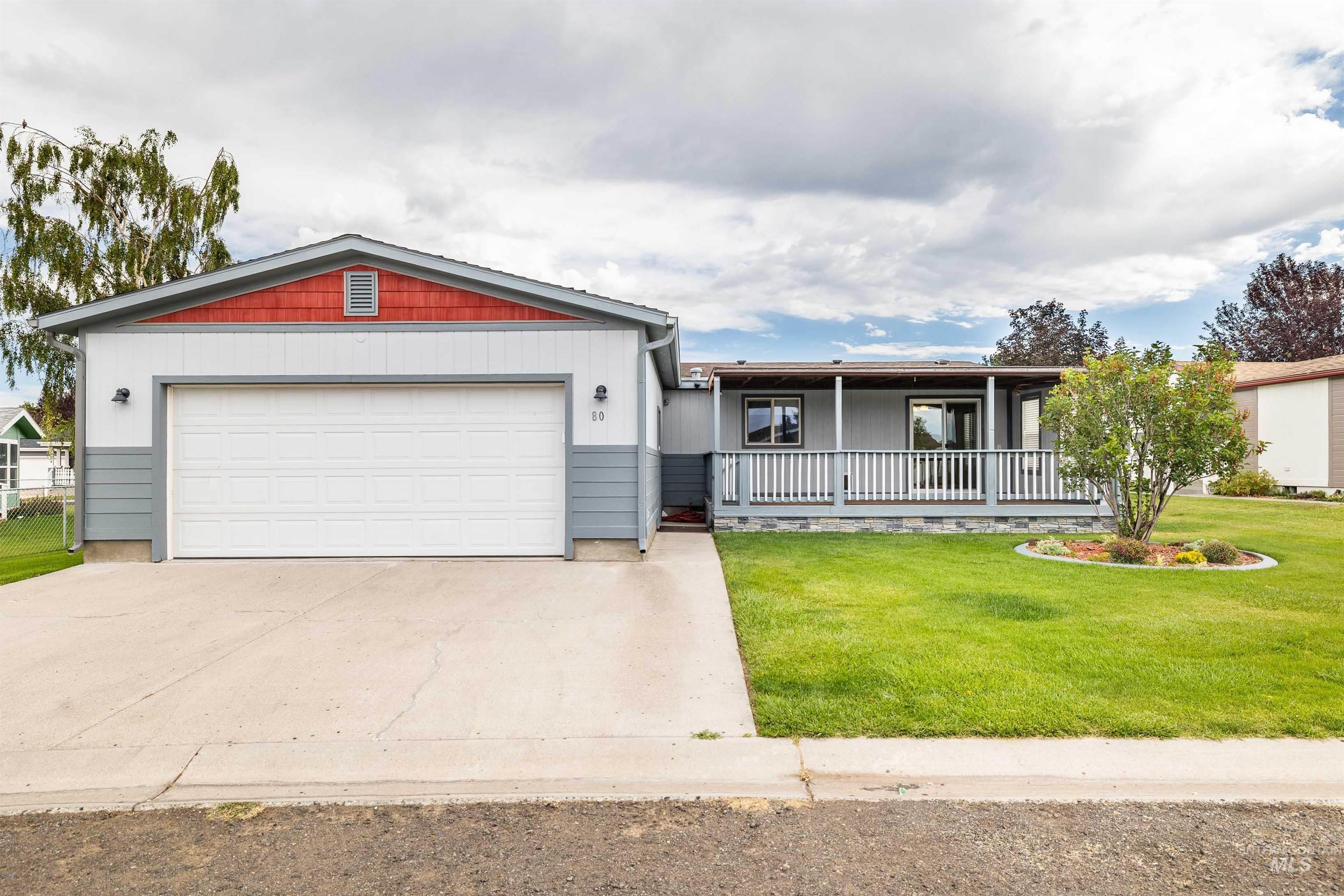 910 Moonglo, Buhl, Idaho 83316, 3 Bedrooms, 2 Bathrooms, Residential For Sale, Price $179,900, 98993330