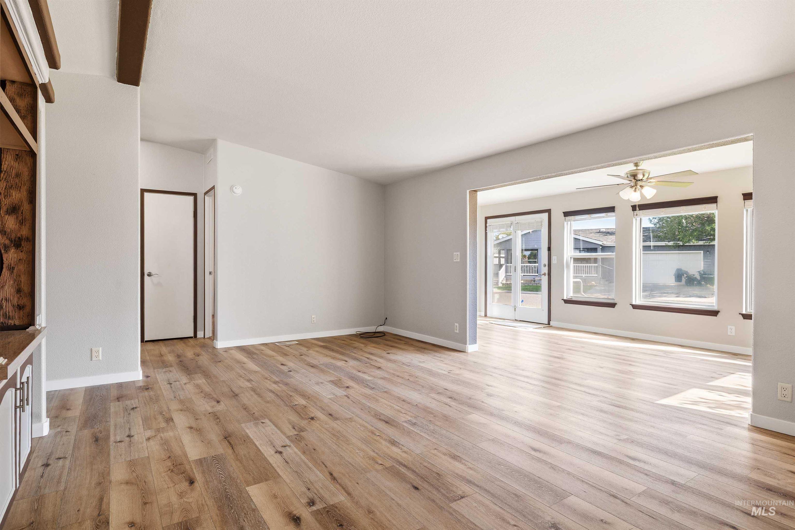 910 Moonglo, Buhl, Idaho 83316, 3 Bedrooms, 2 Bathrooms, Residential For Sale, Price $179,900, 98993330