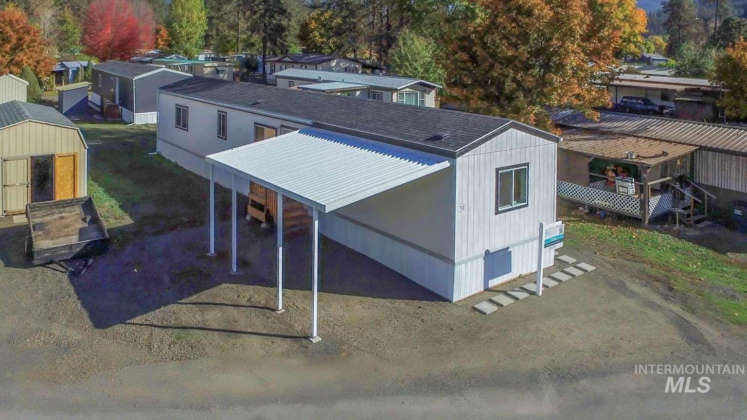 10 Kamloop, Orofino, Idaho 83544, 3 Bedrooms, 2 Bathrooms, Residential For Sale, Price $84,000,MLS 98993334