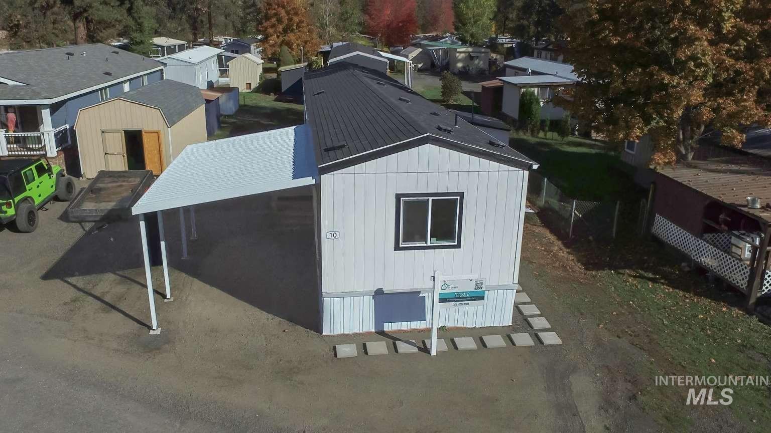 10 Kamloop, Orofino, Idaho 83544, 3 Bedrooms, 2 Bathrooms, Residential For Sale, Price $84,000,MLS 98993334