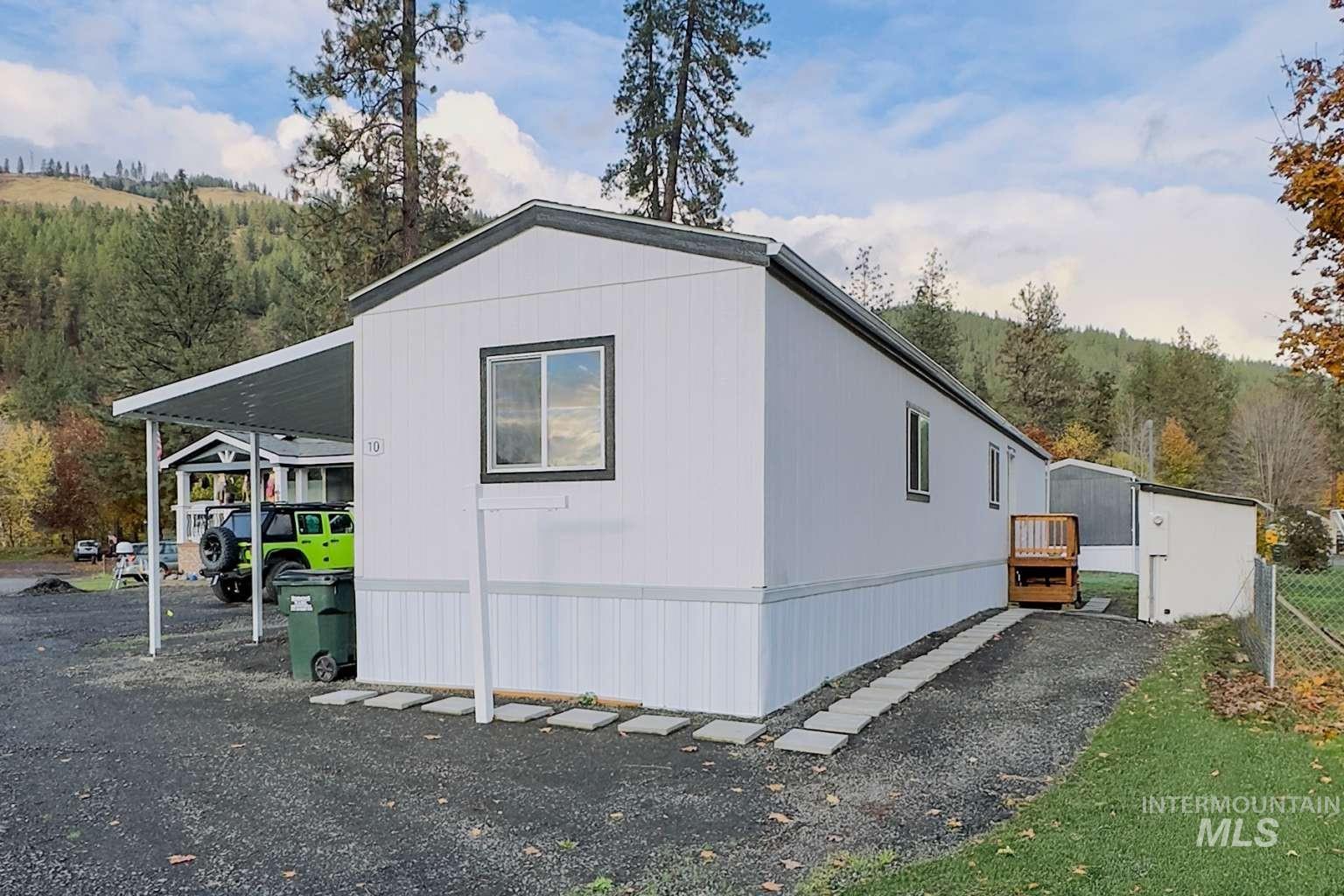 10 Kamloop, Orofino, Idaho 83544, 3 Bedrooms, 2 Bathrooms, Residential For Sale, Price $84,000,MLS 98993334