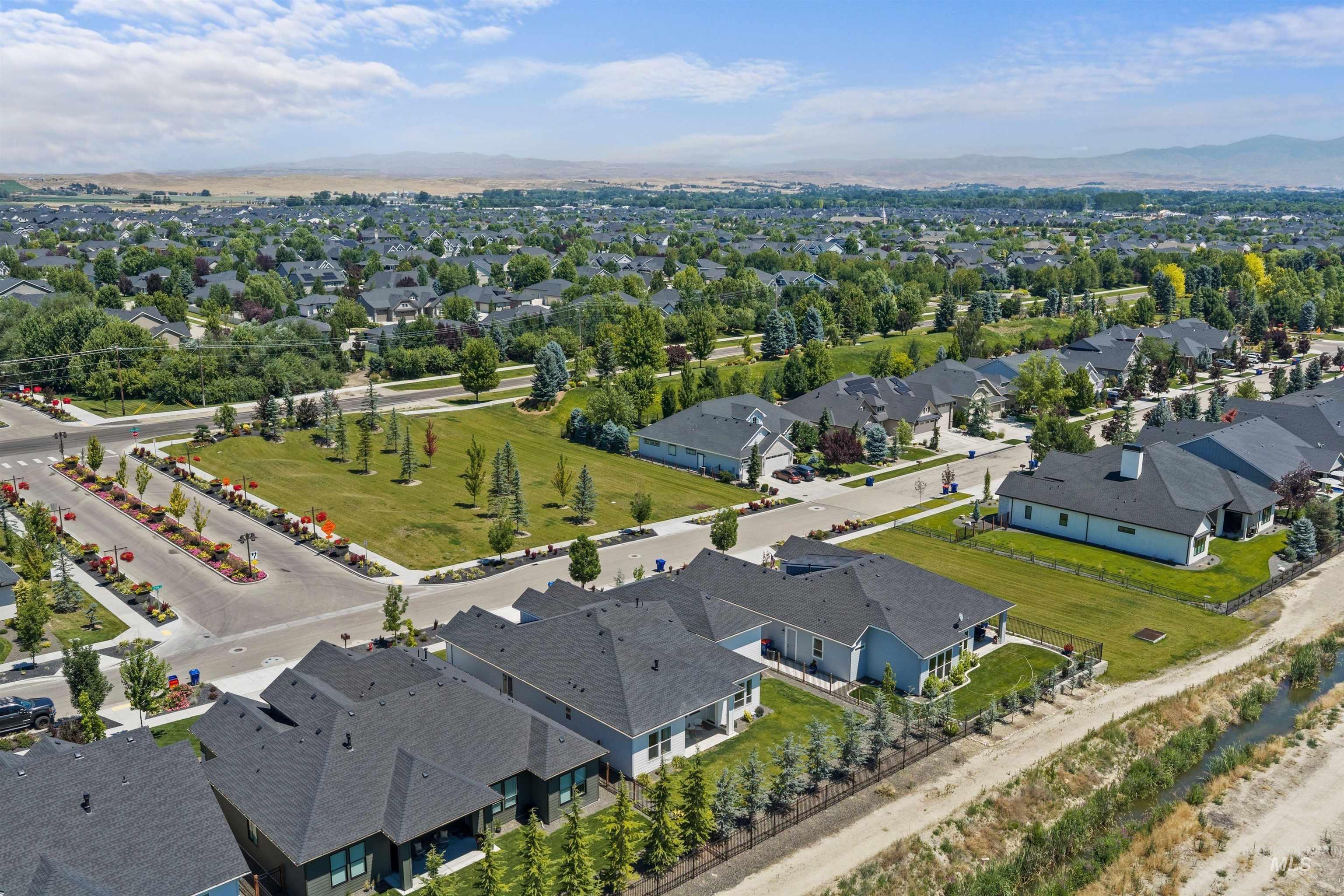6419 W Piaffe St, Eagle, Idaho 83616, 3 Bedrooms, 2 Bathrooms, Residential For Sale, Price $739,900,MLS 98993338