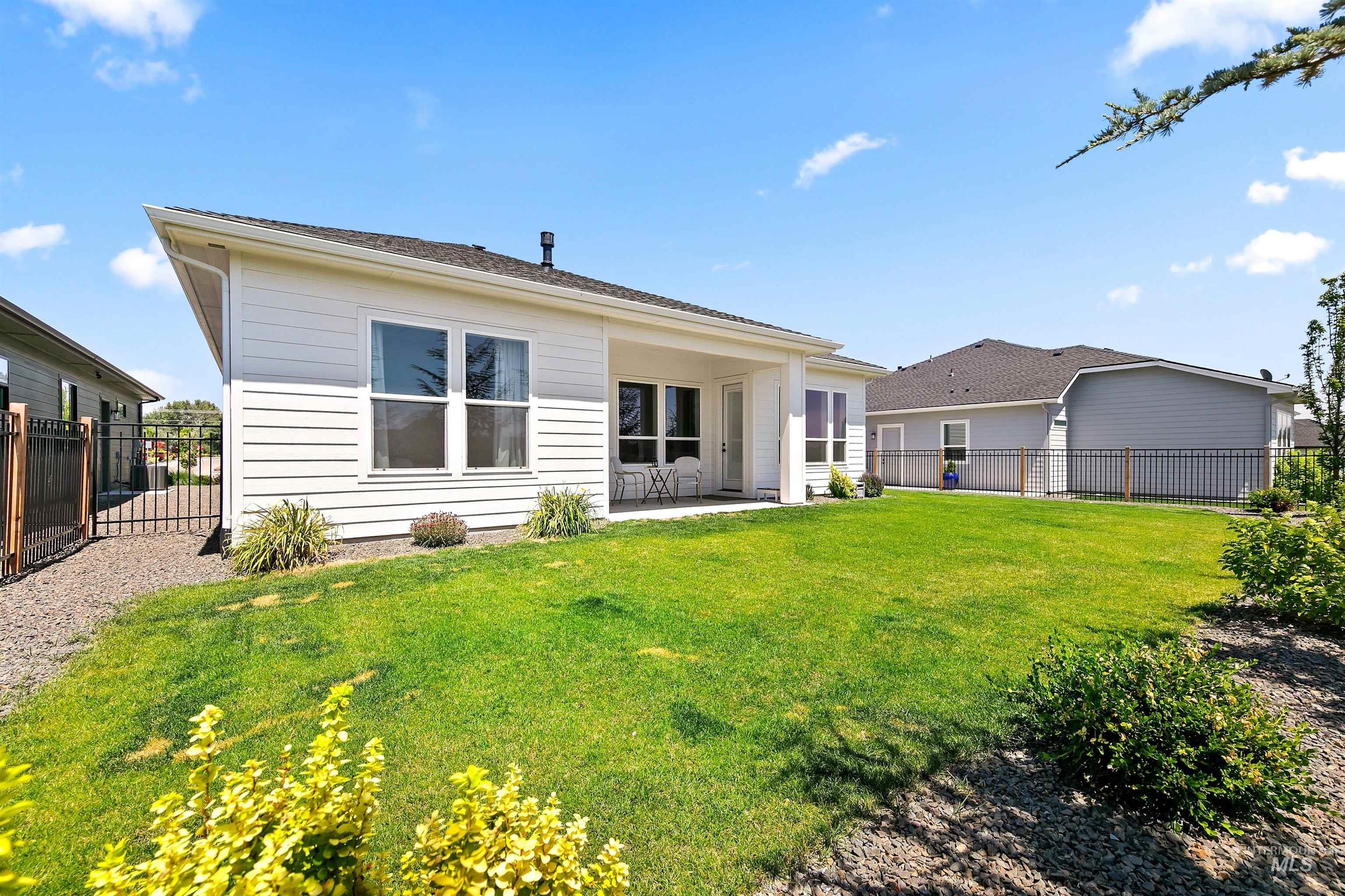 6419 W Piaffe St, Eagle, Idaho 83616, 3 Bedrooms, 2 Bathrooms, Residential For Sale, Price $739,900,MLS 98993338