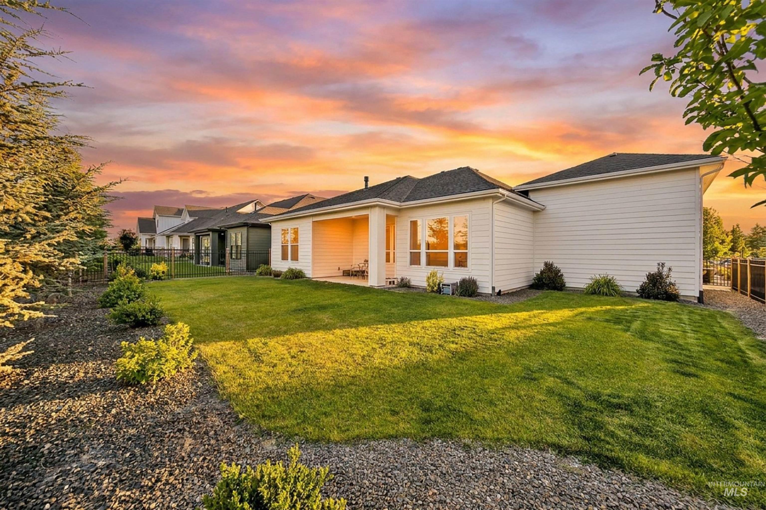 6419 W Piaffe St, Eagle, Idaho 83616, 3 Bedrooms, 2 Bathrooms, Residential For Sale, Price $739,900,MLS 98993338
