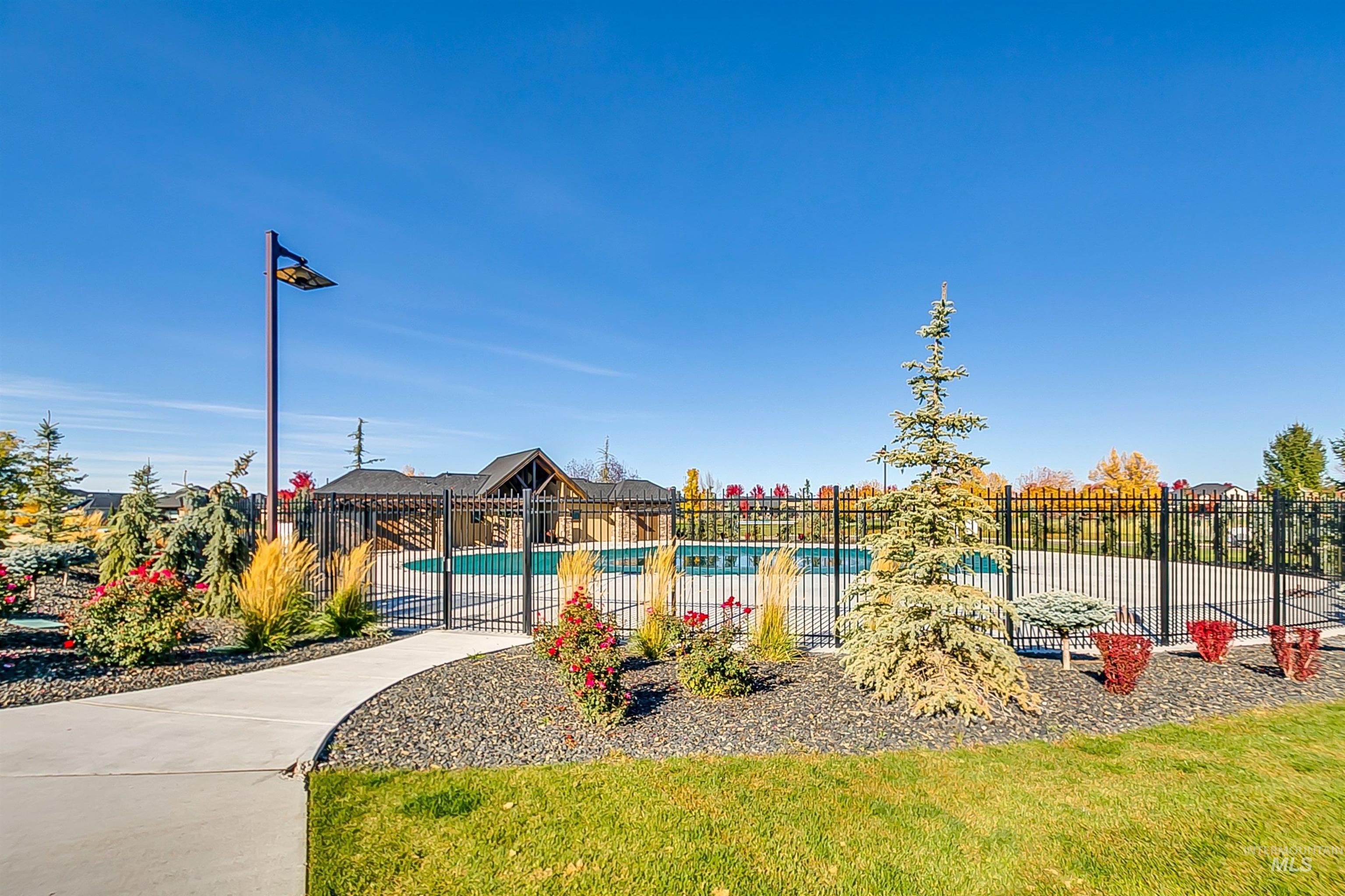 6419 W Piaffe St, Eagle, Idaho 83616, 3 Bedrooms, 2 Bathrooms, Residential For Sale, Price $739,900,MLS 98993338