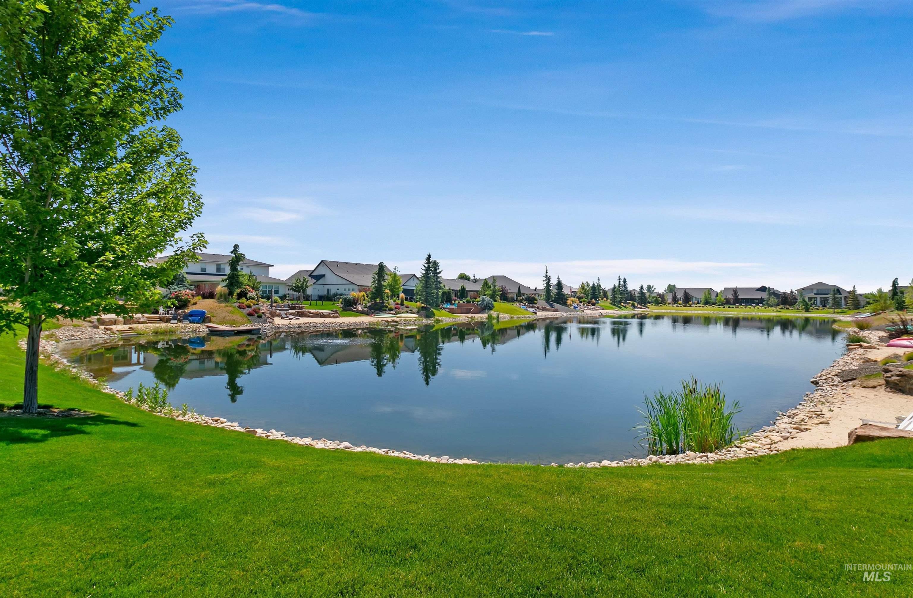 6419 W Piaffe St, Eagle, Idaho 83616, 3 Bedrooms, 2 Bathrooms, Residential For Sale, Price $739,900,MLS 98993338