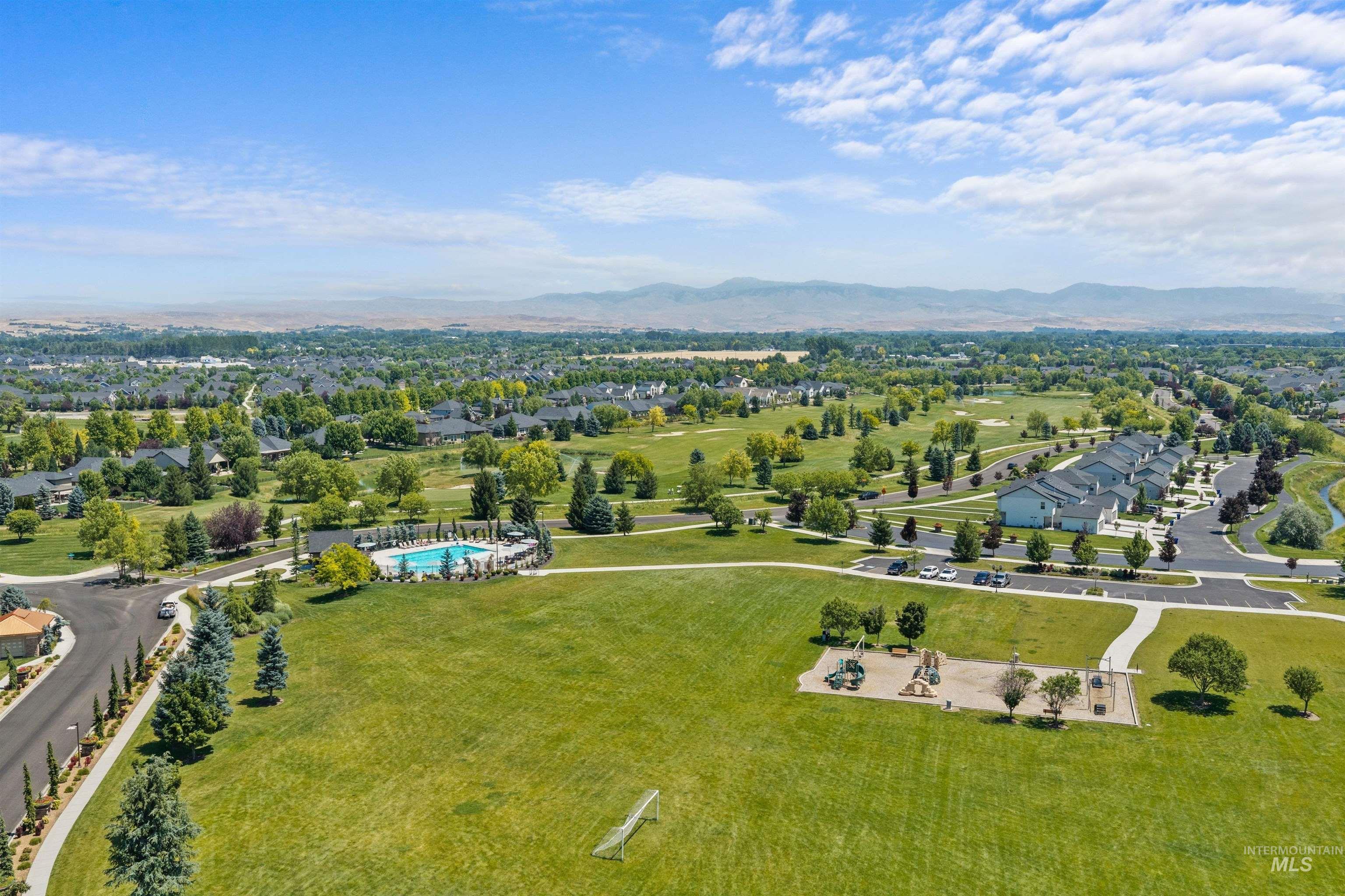 6419 W Piaffe St, Eagle, Idaho 83616, 3 Bedrooms, 2 Bathrooms, Residential For Sale, Price $739,900,MLS 98993338