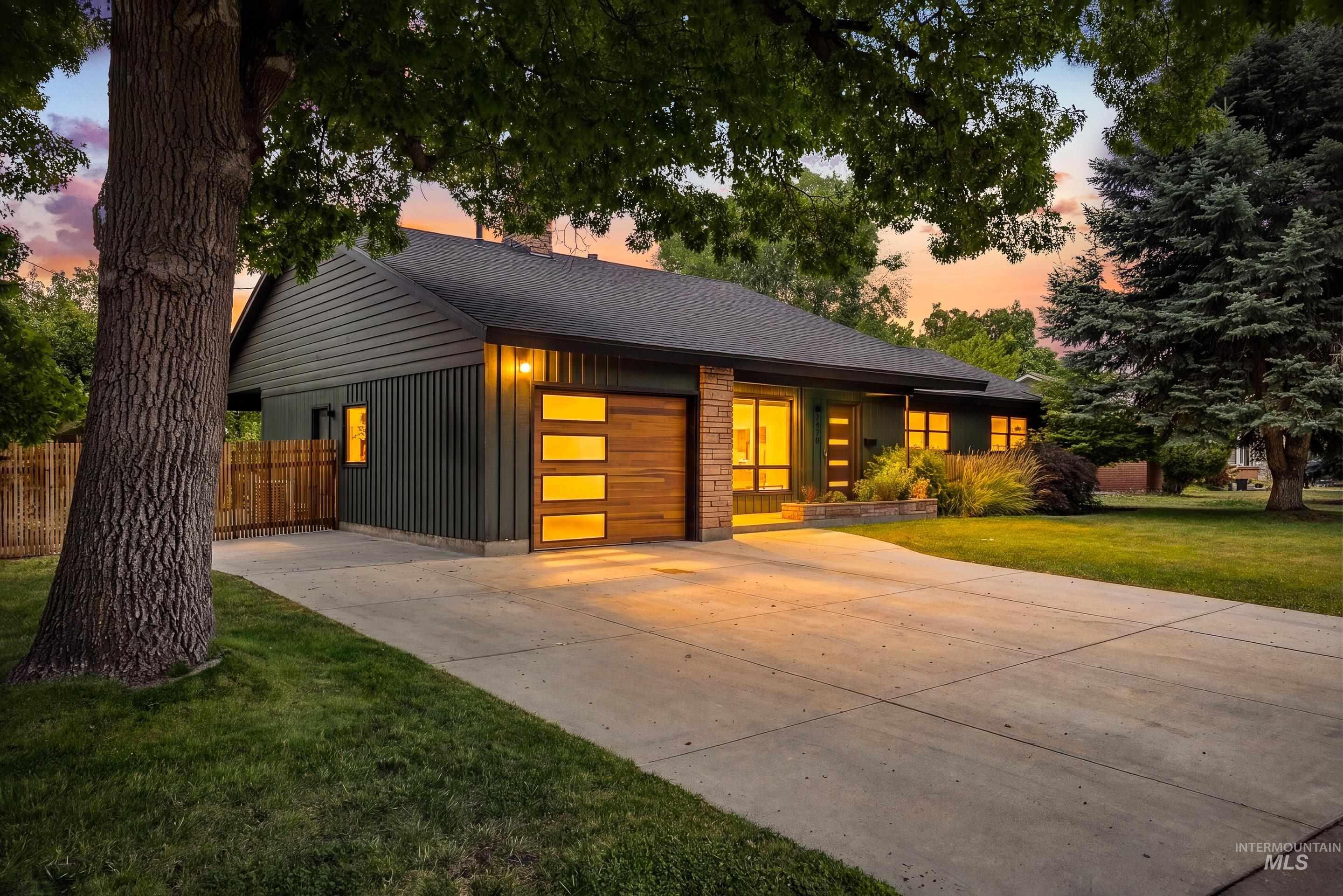 2420 S Hayden Way, Boise, Idaho 83705, 4 Bedrooms, 2 Bathrooms, Residential For Sale, Price $625,000,MLS 98993345
