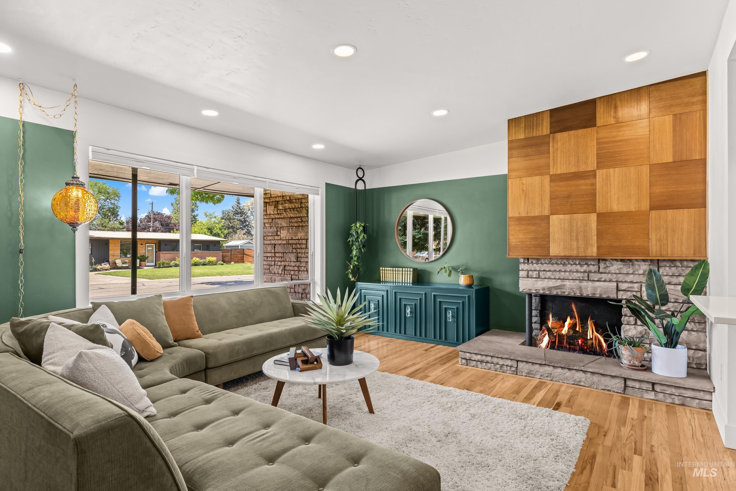 2420 S Hayden Way, Boise, Idaho 83705, 4 Bedrooms, 2 Bathrooms, Residential For Sale, Price $625,000,MLS 98993345