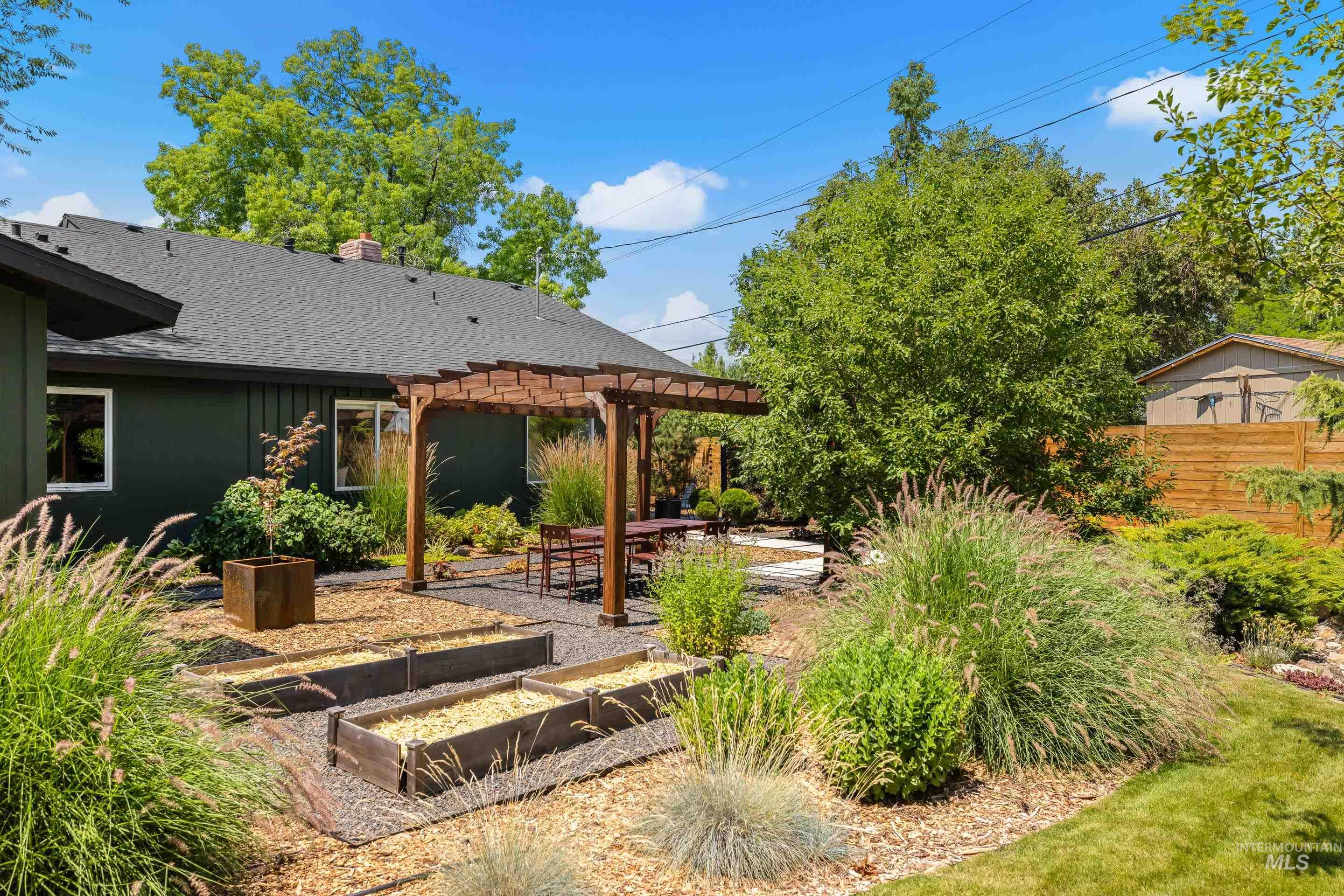 2420 S Hayden Way, Boise, Idaho 83705, 4 Bedrooms, 2 Bathrooms, Residential For Sale, Price $625,000,MLS 98993345