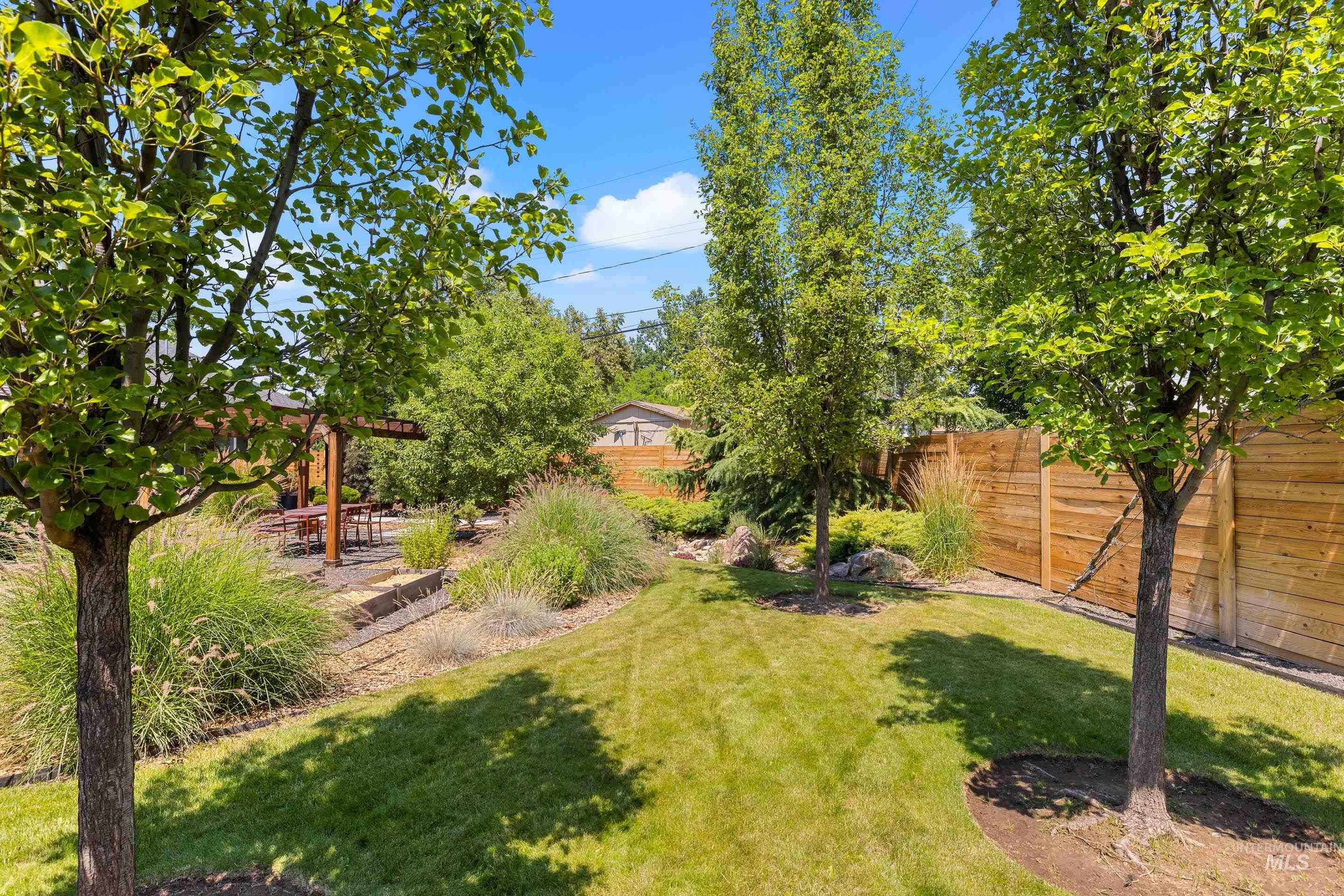 2420 S Hayden Way, Boise, Idaho 83705, 4 Bedrooms, 2 Bathrooms, Residential For Sale, Price $625,000,MLS 98993345