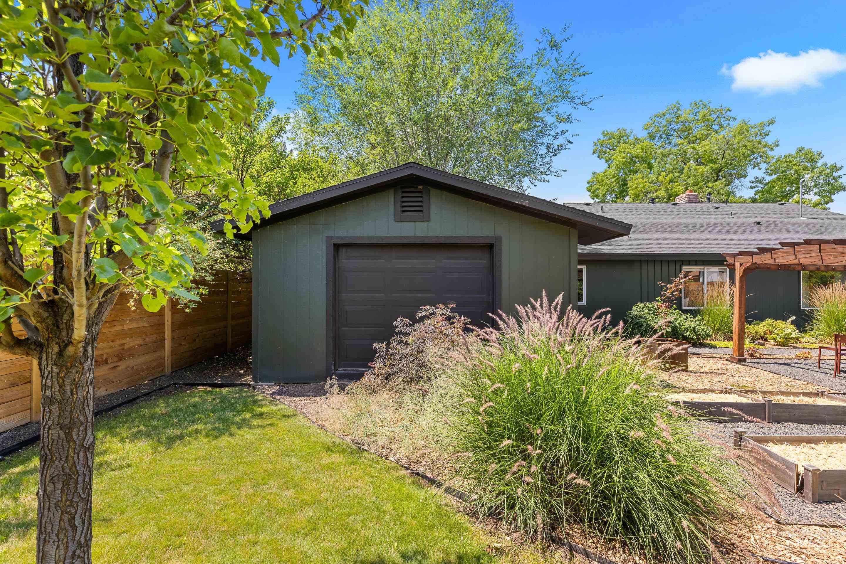 2420 S Hayden Way, Boise, Idaho 83705, 4 Bedrooms, 2 Bathrooms, Residential For Sale, Price $625,000,MLS 98993345