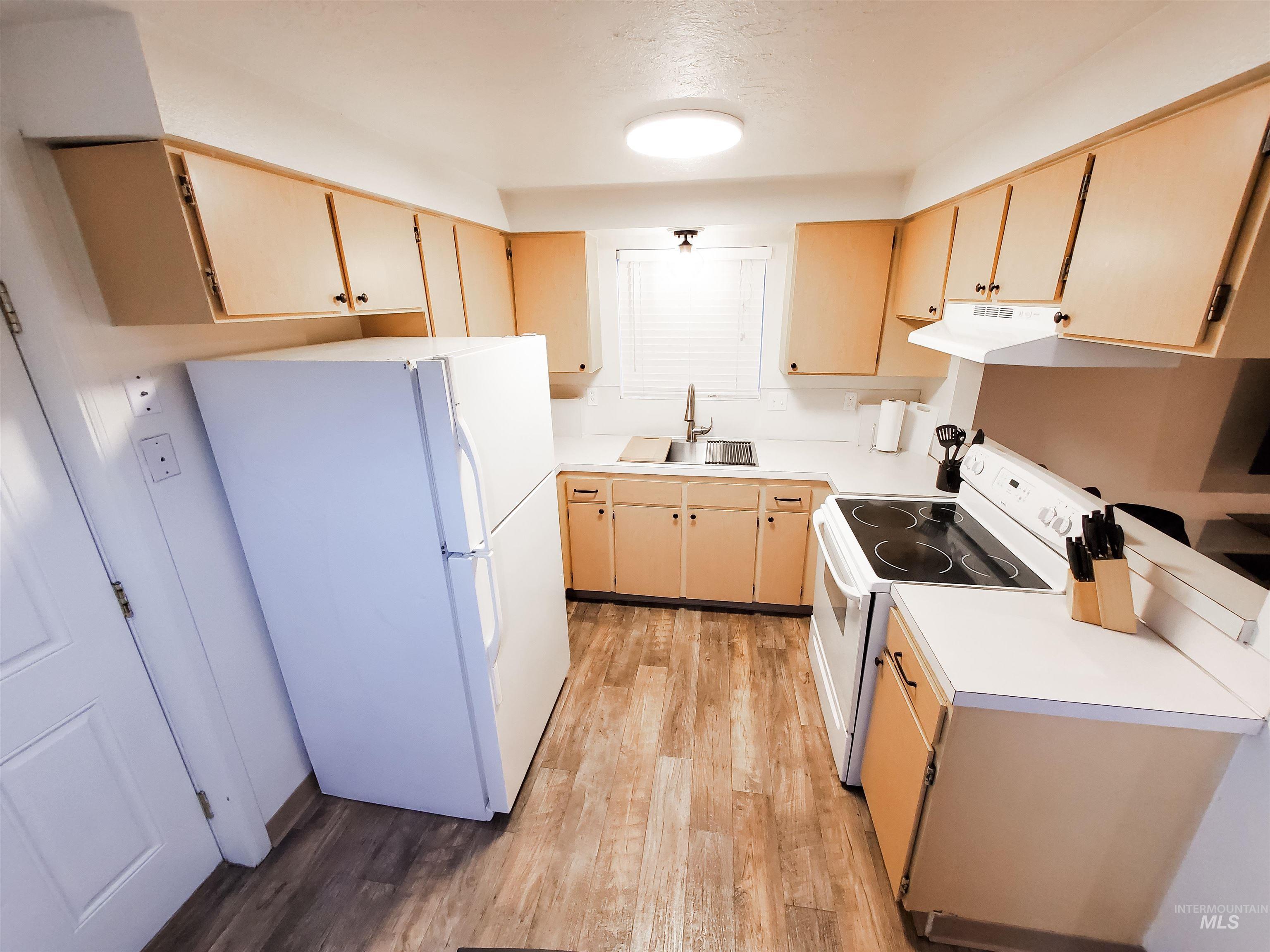 1827 & 1829 W Dorian St, Boise, Idaho 83705, 2 Bedrooms, 1 Bathroom, Residential Income For Sale, Price $580,000, 98993350