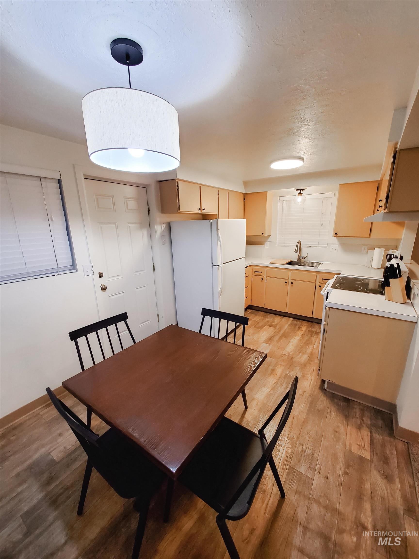 1827 & 1829 W Dorian St, Boise, Idaho 83705, 2 Bedrooms, 1 Bathroom, Residential Income For Sale, Price $580,000, 98993350