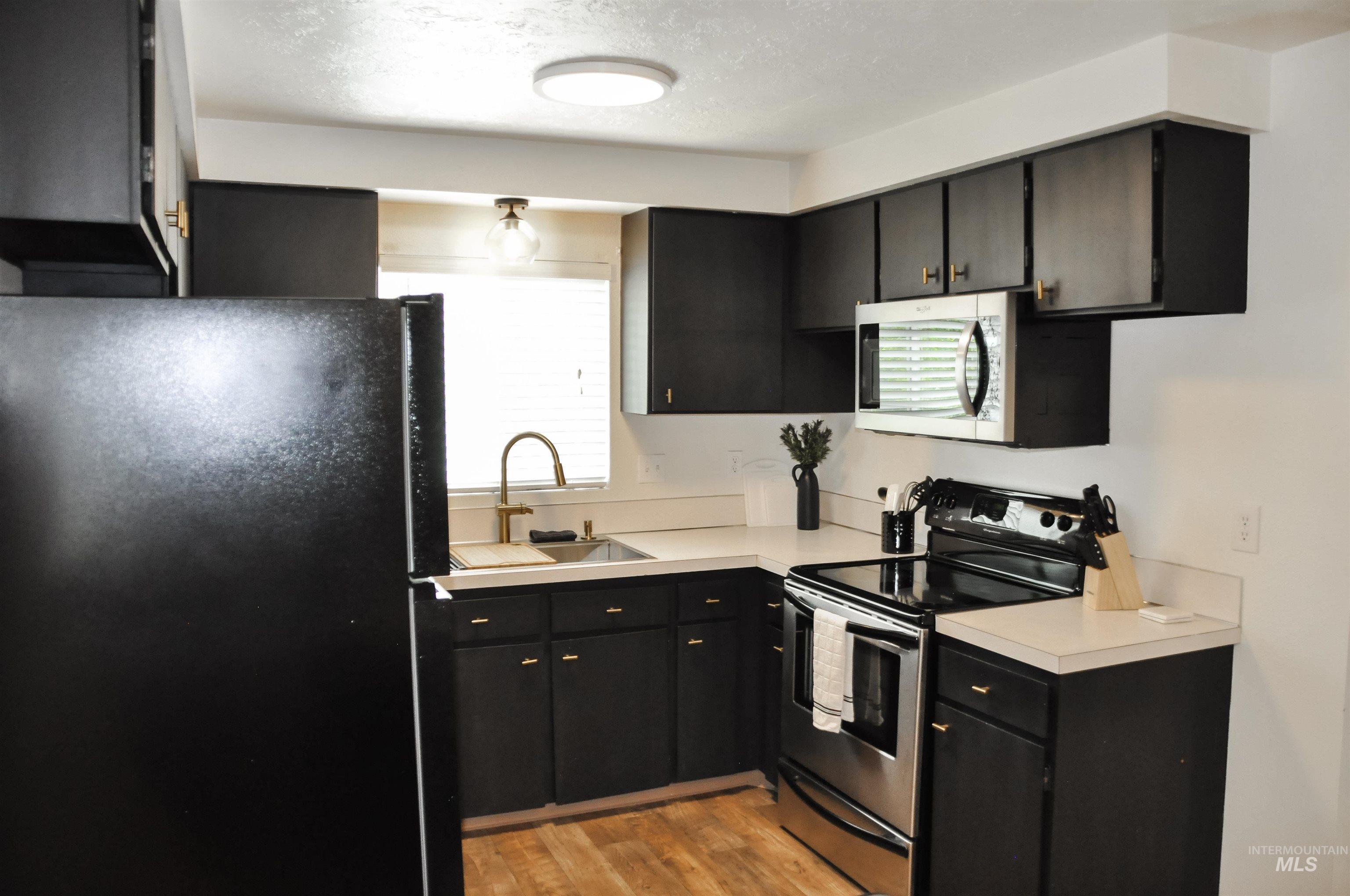 1827 & 1829 W Dorian St, Boise, Idaho 83705, 2 Bedrooms, 1 Bathroom, Residential Income For Sale, Price $580,000, 98993350