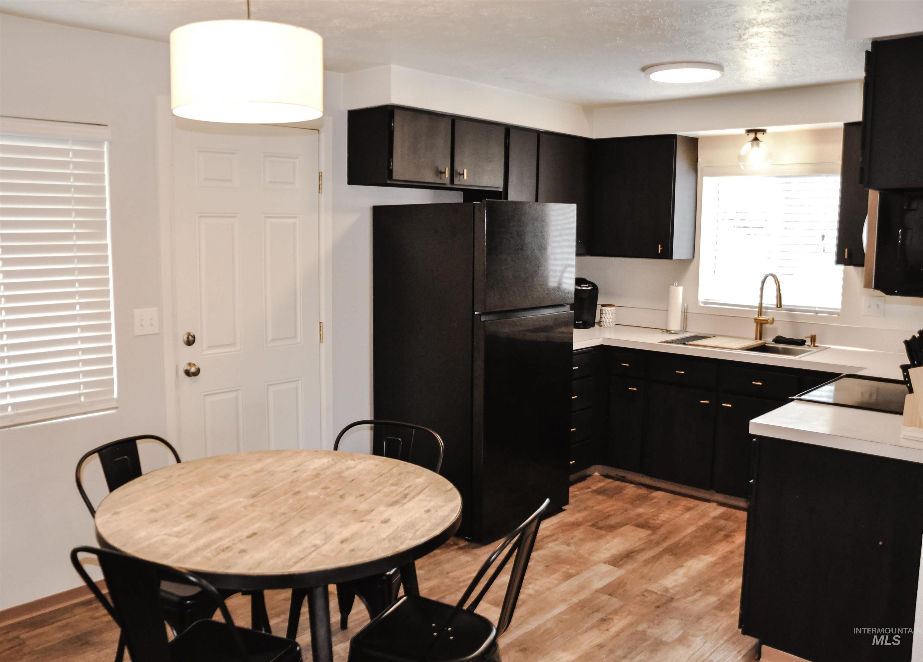 1827 & 1829 W Dorian St, Boise, Idaho 83705, 2 Bedrooms, 1 Bathroom, Residential Income For Sale, Price $580,000, 98993350