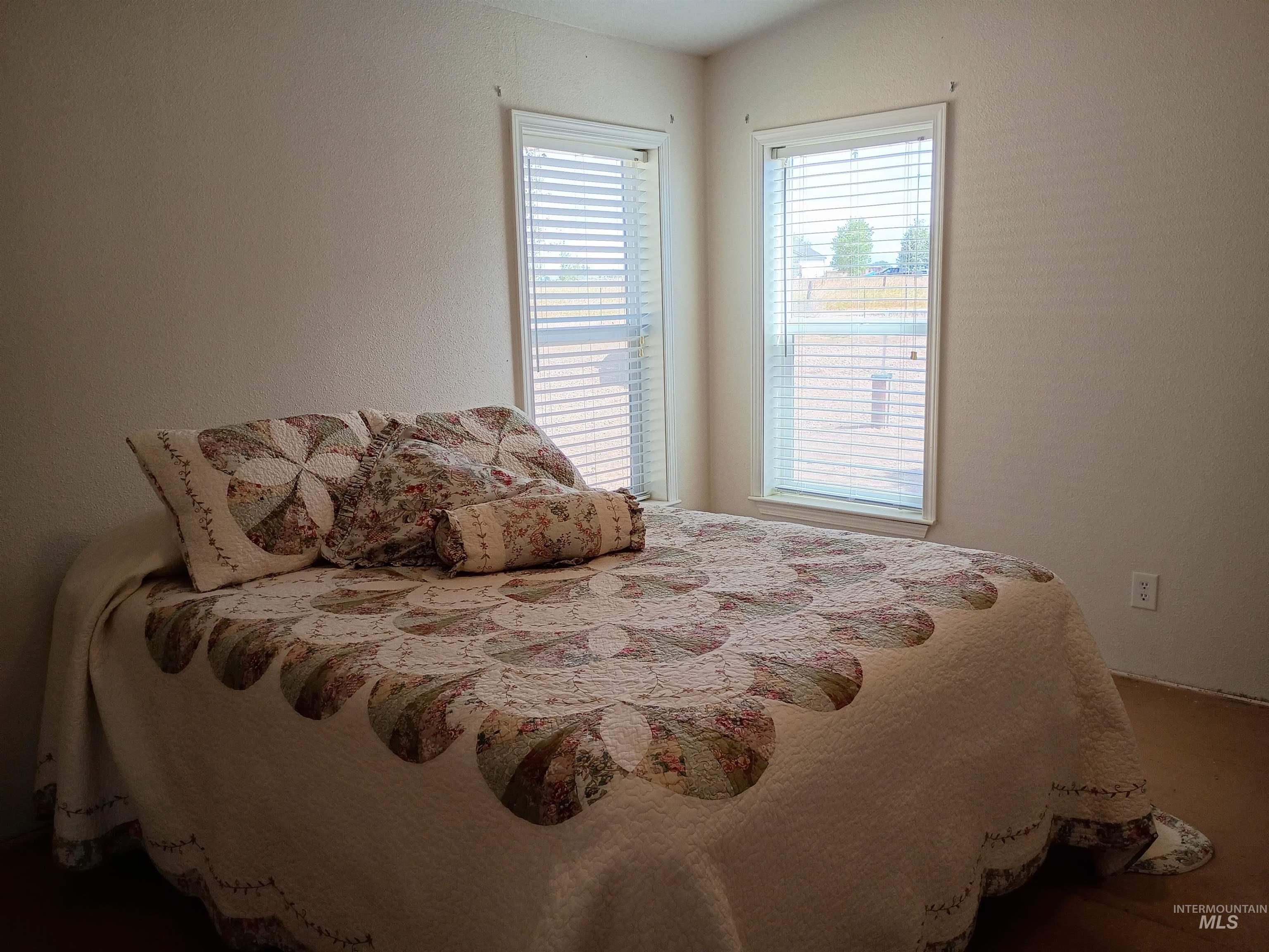1127 E 720 N, Richfield, Idaho 83349, 3 Bedrooms, 2 Bathrooms, Residential For Sale, Price $375,000,MLS 98993355