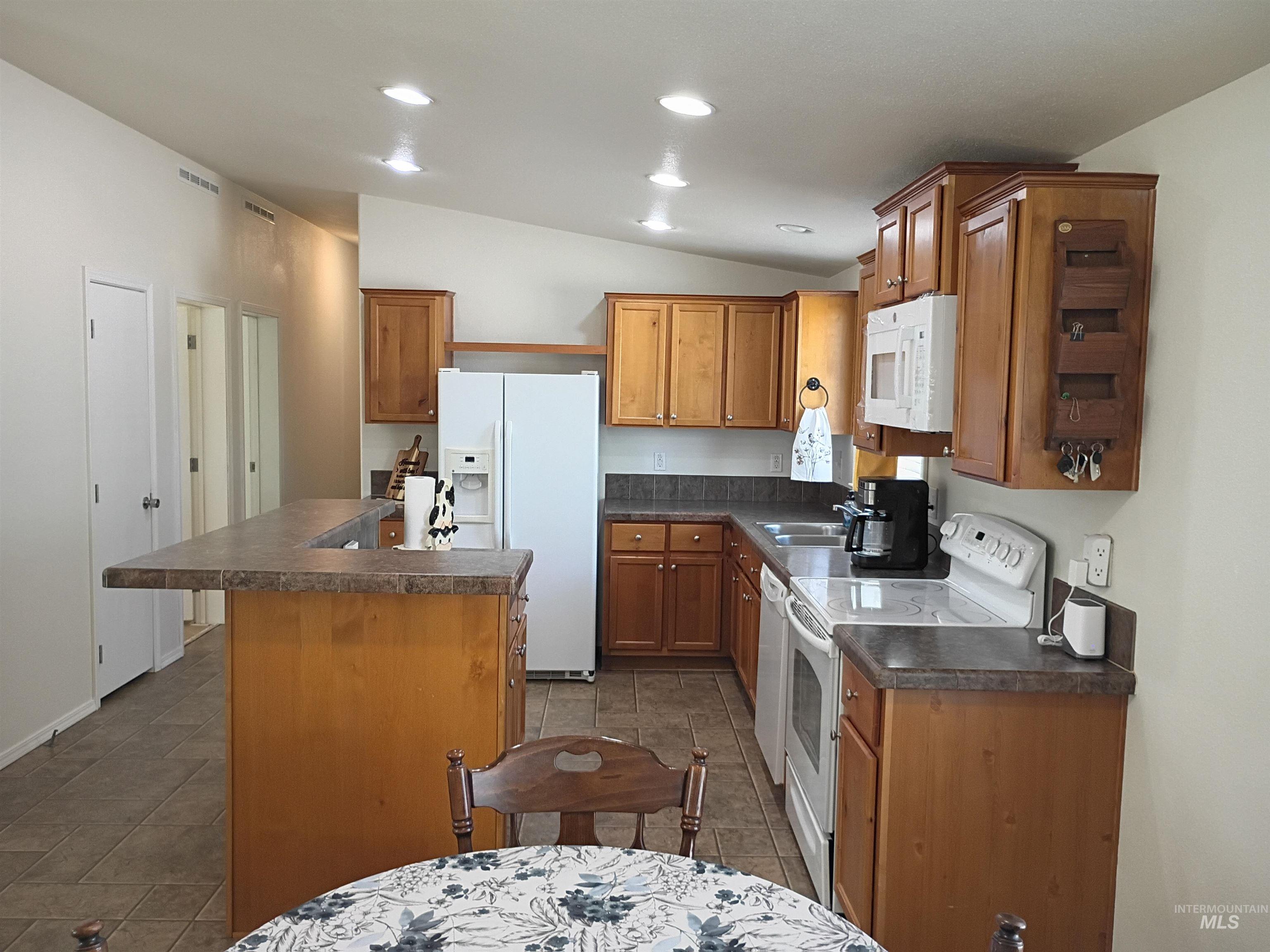 1127 E 720 N, Richfield, Idaho 83349, 3 Bedrooms, 2 Bathrooms, Residential For Sale, Price $375,000,MLS 98993355