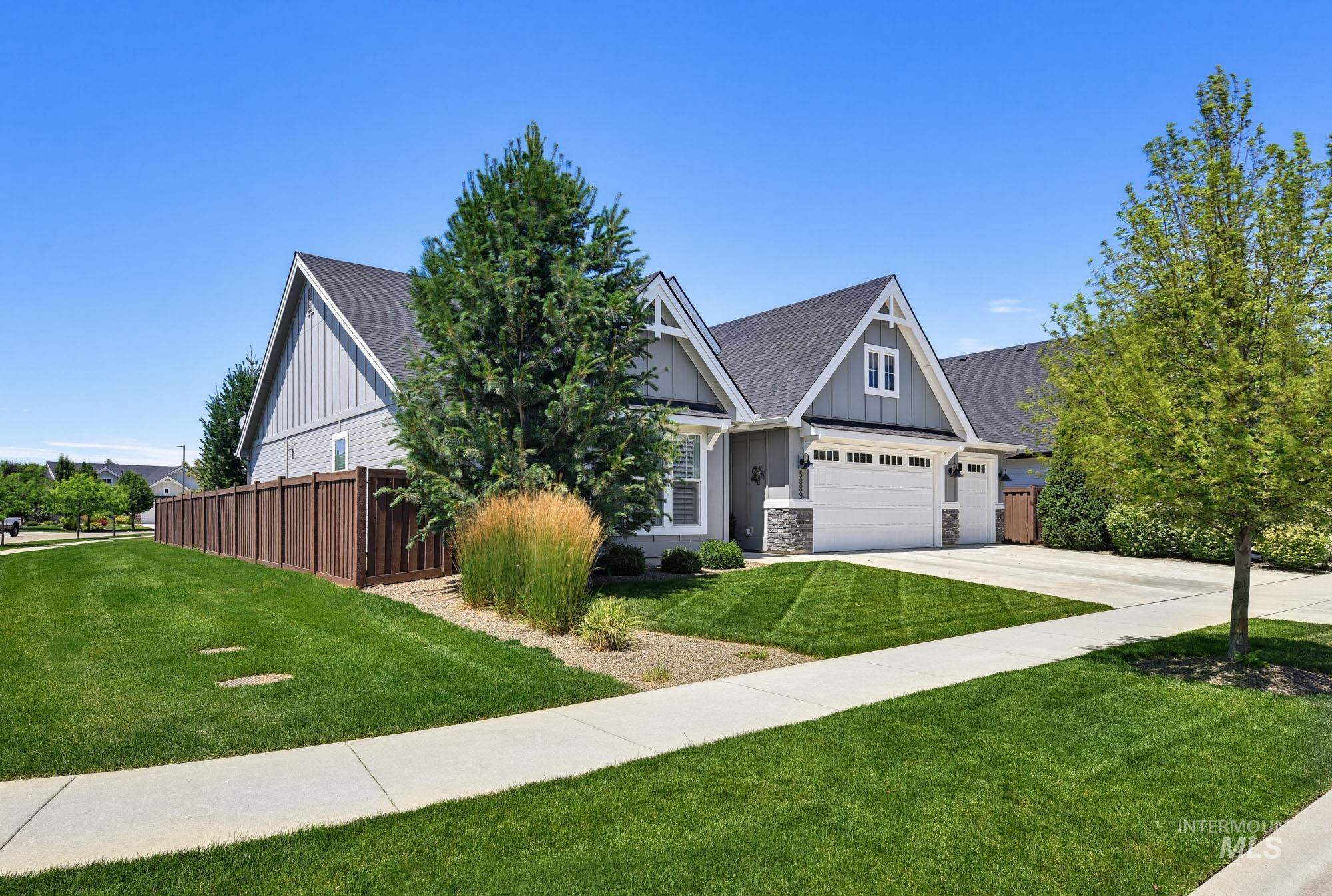 5889 N Lichfield Ave, Meridian, Idaho 83646, 3 Bedrooms, 2 Bathrooms, Residential For Sale, Price $599,000, 98993359