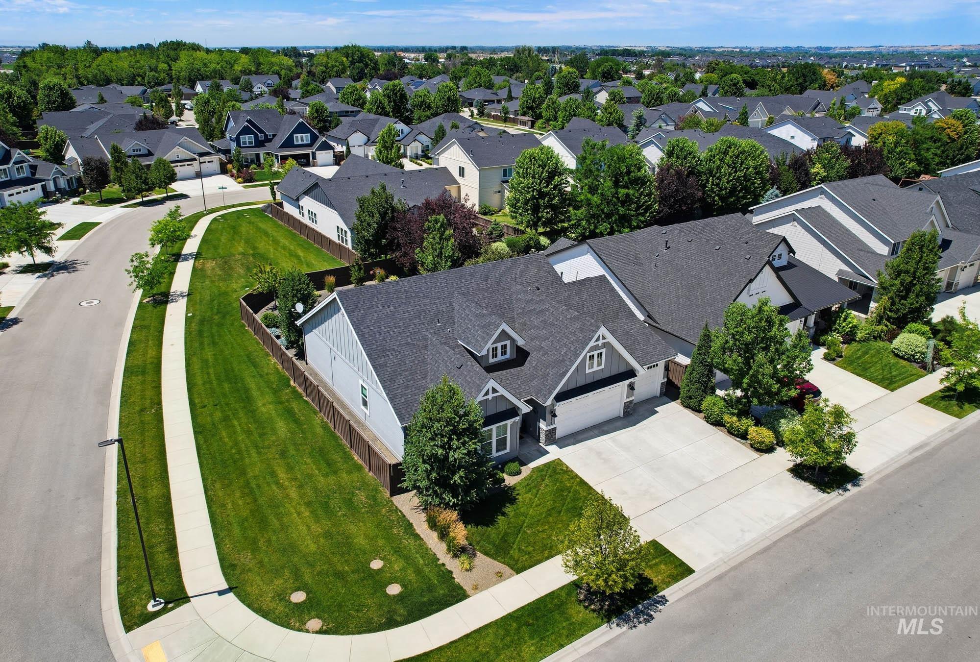 5889 N Lichfield Ave, Meridian, Idaho 83646, 3 Bedrooms, 2 Bathrooms, Residential For Sale, Price $599,000, 98993359