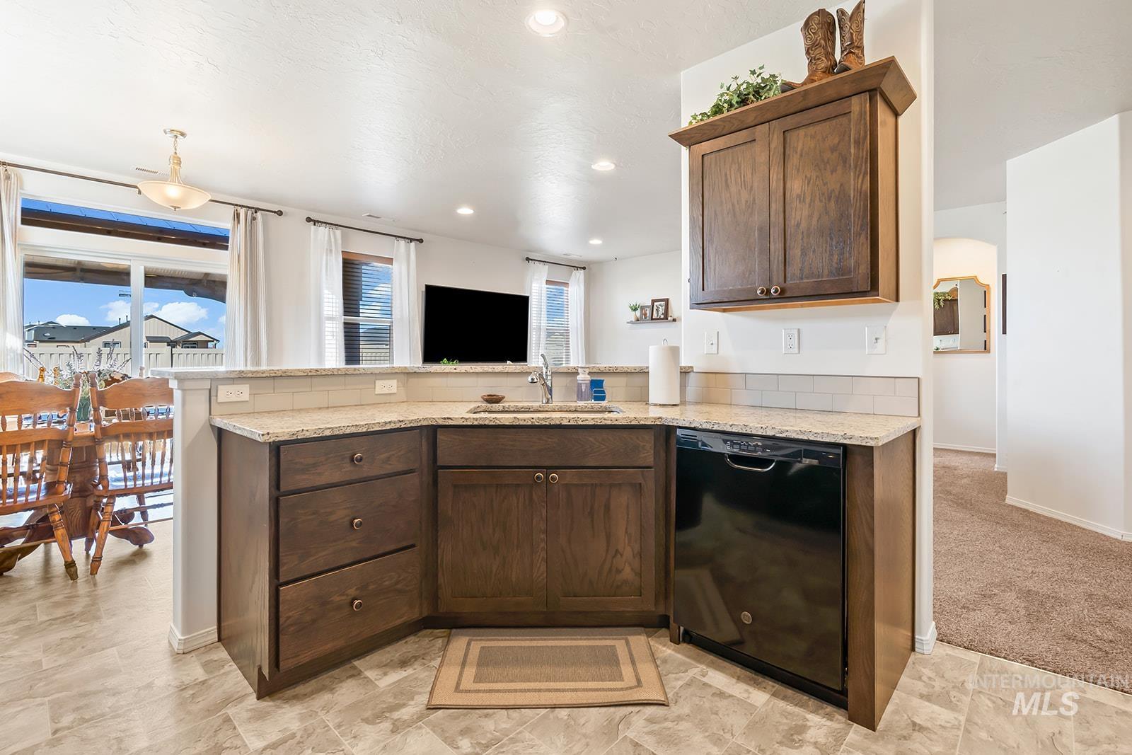 3905 Winged Dove St., Caldwell, Idaho 83605, 3 Bedrooms, 2 Bathrooms, Residential For Sale, Price $389,000,MLS 98993361