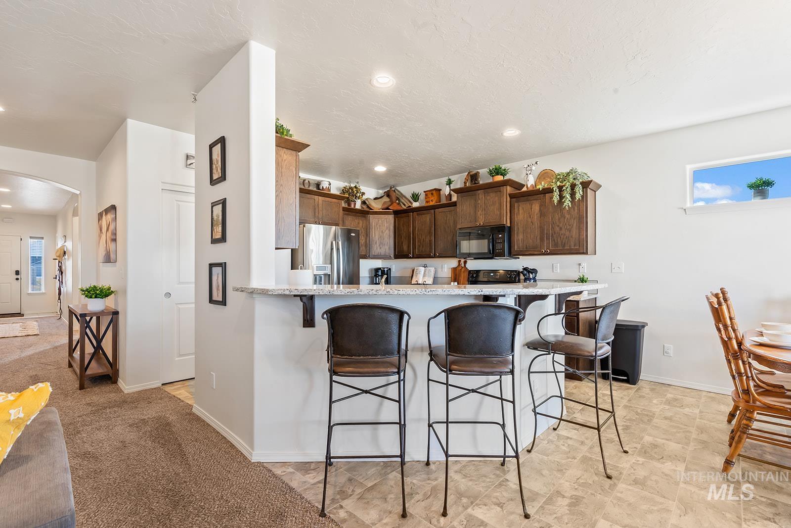 3905 Winged Dove St., Caldwell, Idaho 83605, 3 Bedrooms, 2 Bathrooms, Residential For Sale, Price $389,000,MLS 98993361