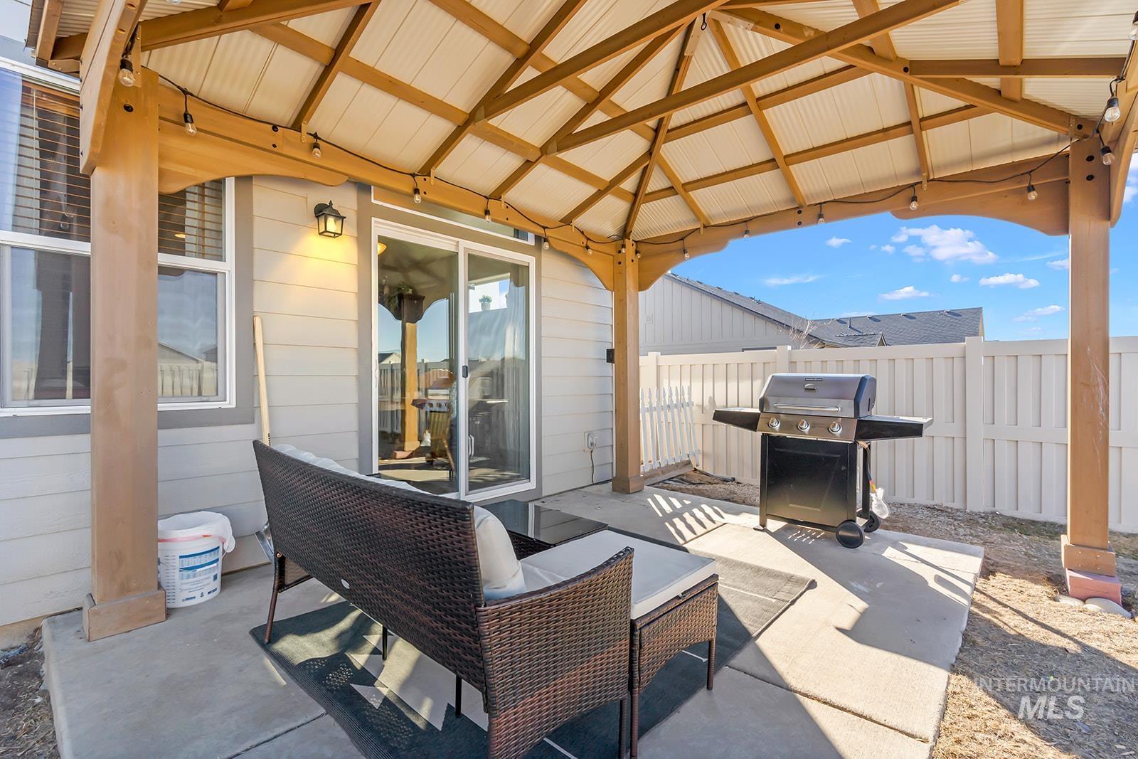 3905 Winged Dove St., Caldwell, Idaho 83605, 3 Bedrooms, 2 Bathrooms, Residential For Sale, Price $389,000,MLS 98993361