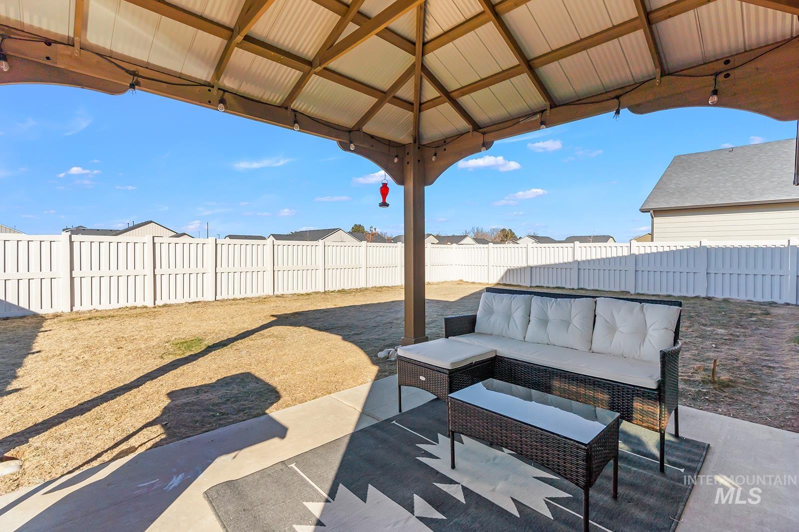 3905 Winged Dove St., Caldwell, Idaho 83605, 3 Bedrooms, 2 Bathrooms, Residential For Sale, Price $389,000,MLS 98993361