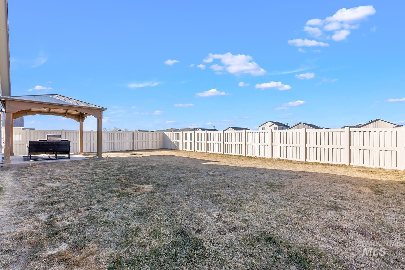 3905 Winged Dove St., Caldwell, Idaho 83605, 3 Bedrooms, 2 Bathrooms, Residential For Sale, Price $389,000,MLS 98993361