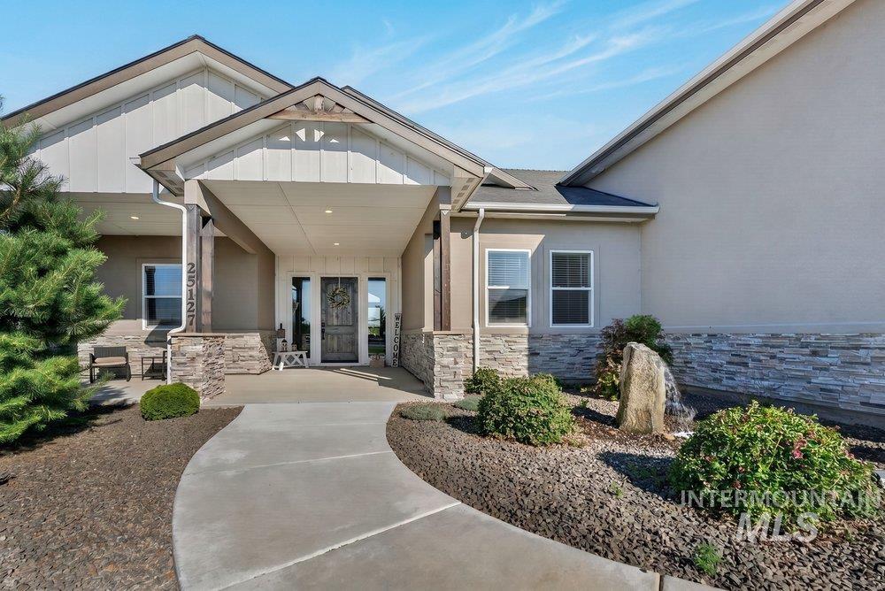 25127 Red Sage Ln, Middleton, Idaho 83644-9100, 4 Bedrooms, 3.5 Bathrooms, Residential For Sale, Price $1,485,000, 98993362