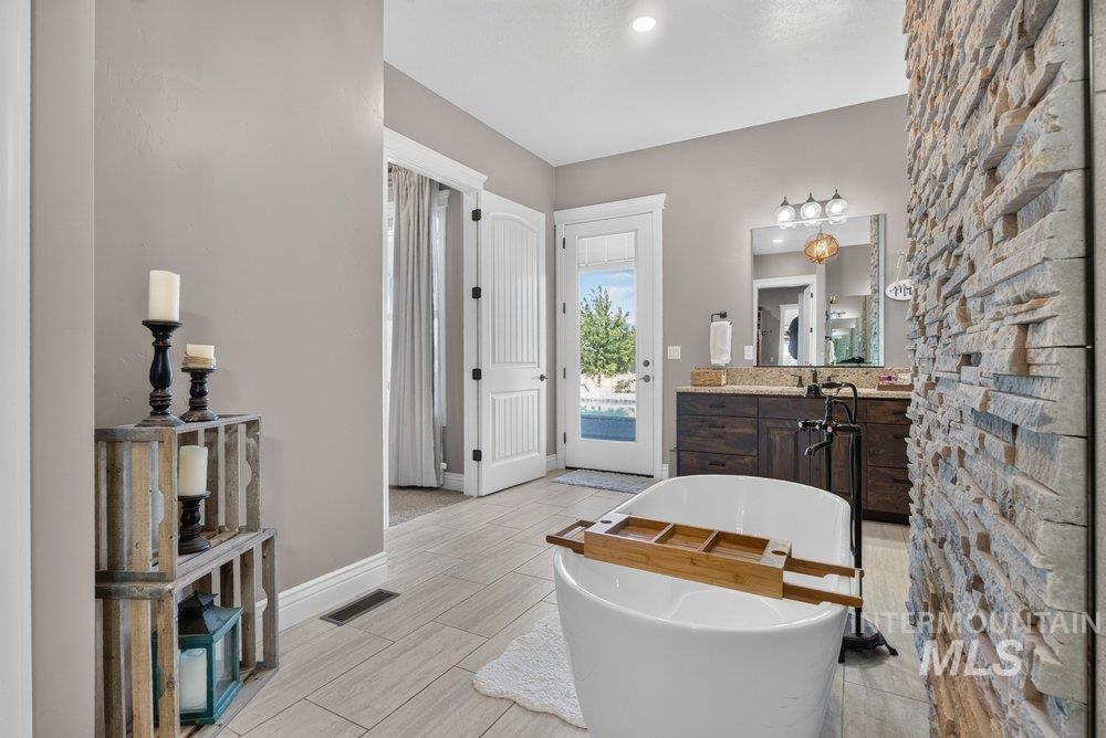 25127 Red Sage Ln, Middleton, Idaho 83644-9100, 4 Bedrooms, 3.5 Bathrooms, Residential For Sale, Price $1,485,000, 98993362