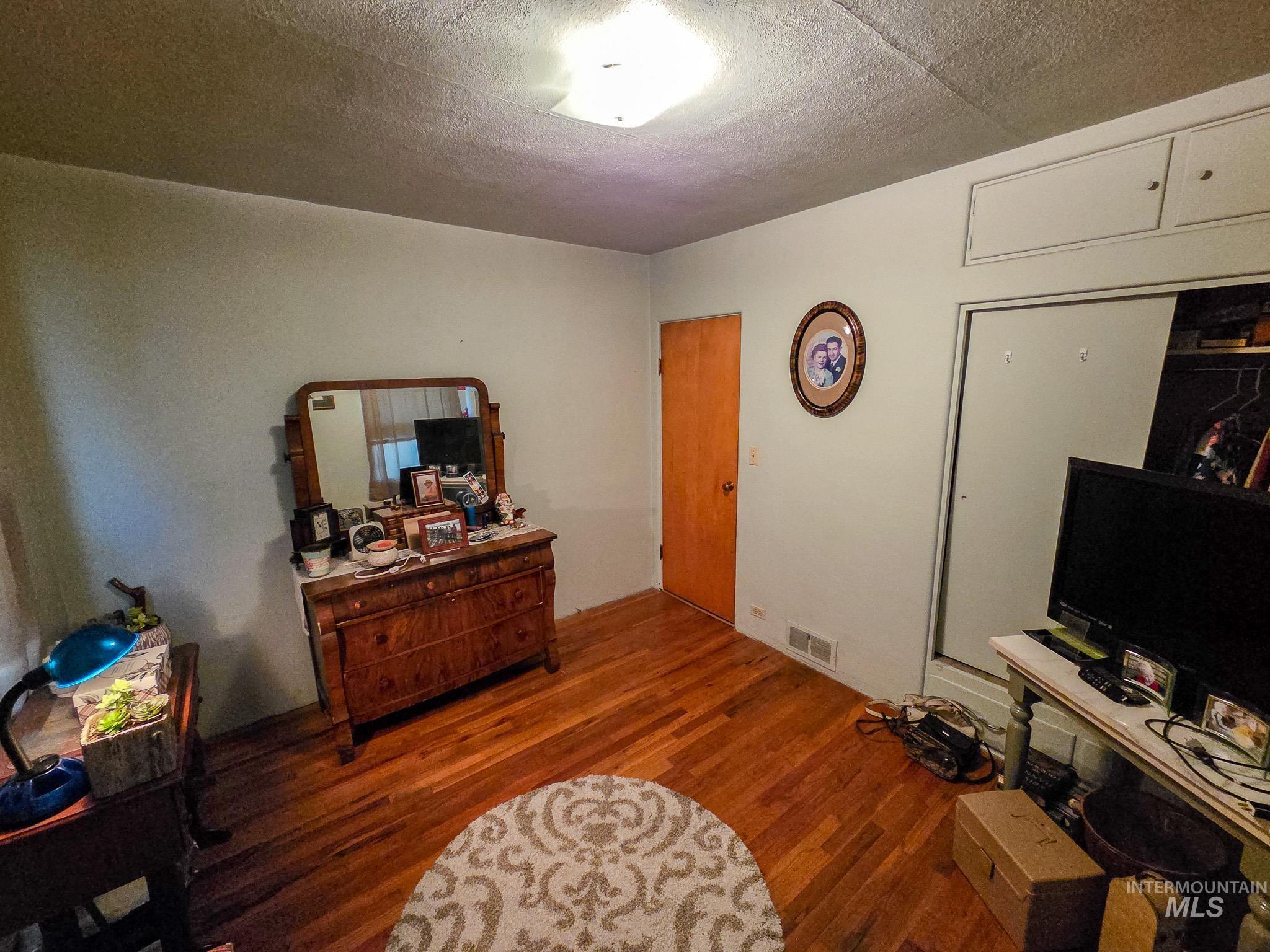 255 N Pine St, Genesee, Idaho 83832, 3 Bedrooms, 1.5 Bathrooms, Residential For Sale, Price $329,900,MLS 98993370